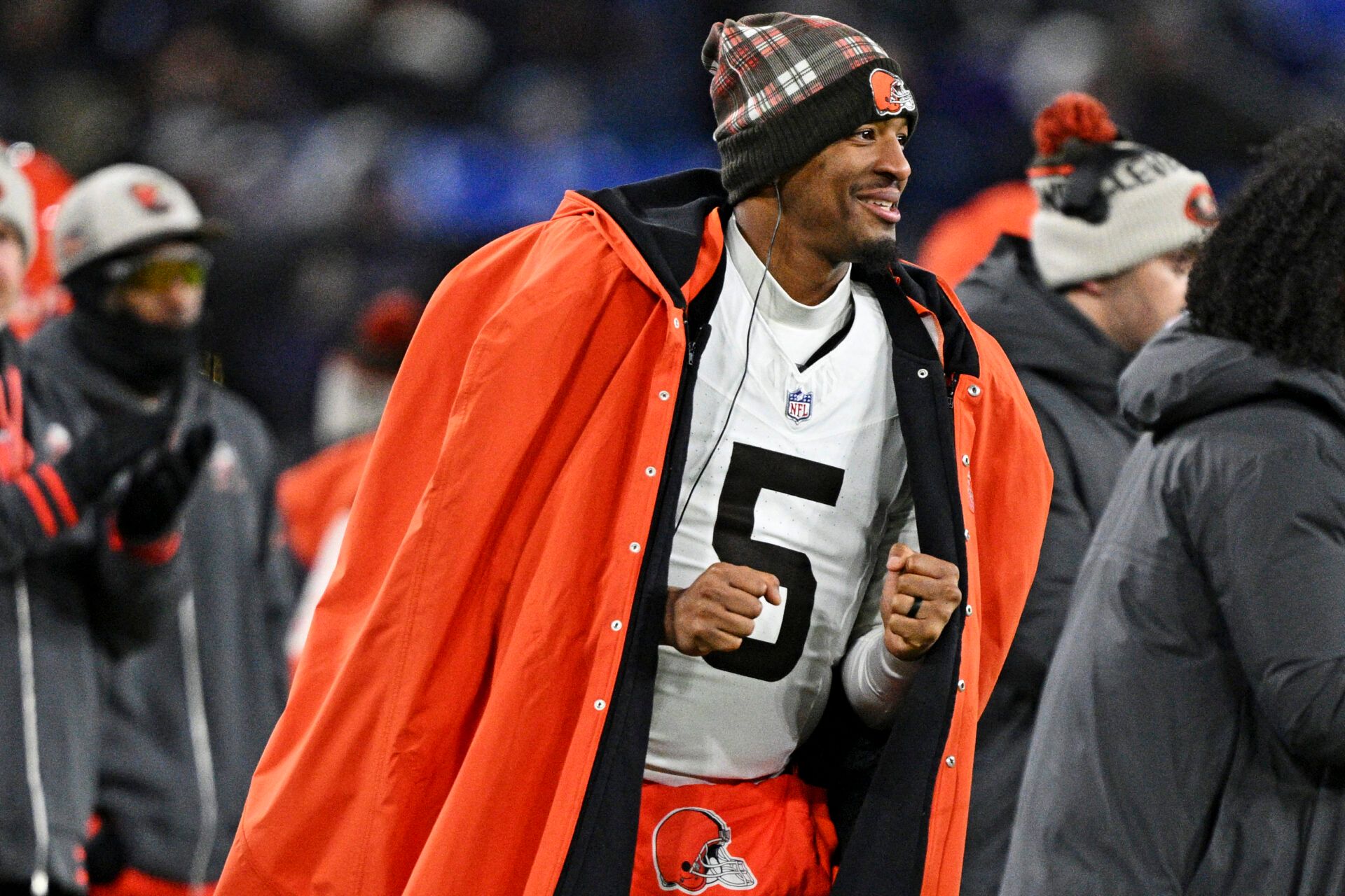 Giants QB Jameis Winston Goes Viral For Hilarious Shoeless Offseason Workout