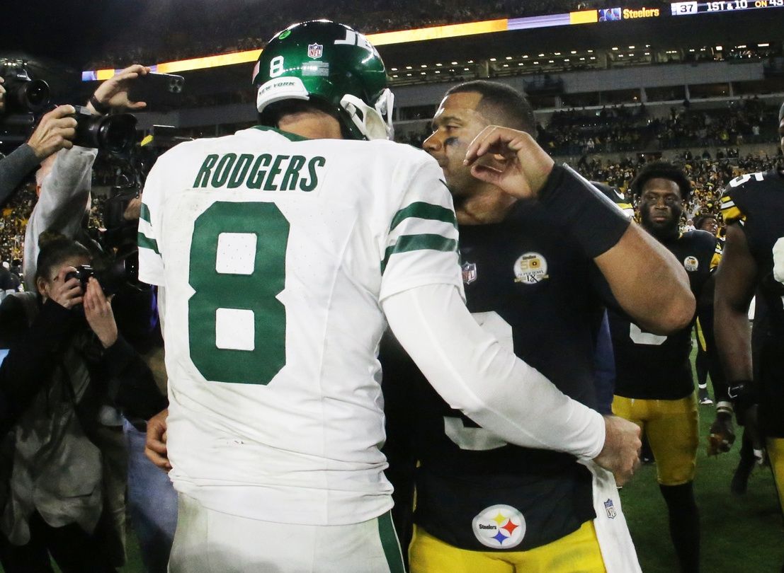 Super Bowl Champion Rips Steelers for 'Voluntarily Backing Themselves Into a Corner' With Aaron Rodgers