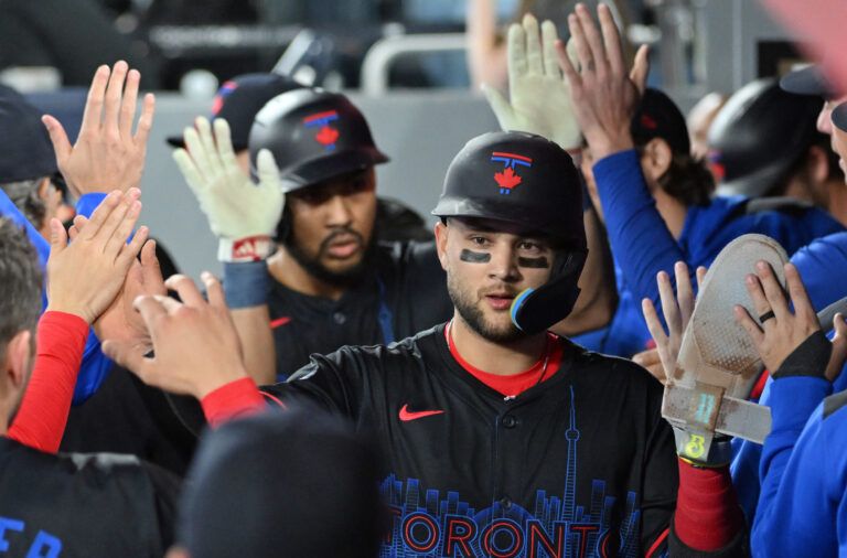One MLB insider revealed what he thinks about Bo Bichette, who is heading into free agency, getting an extension like Vladimir Guerrero Jr.