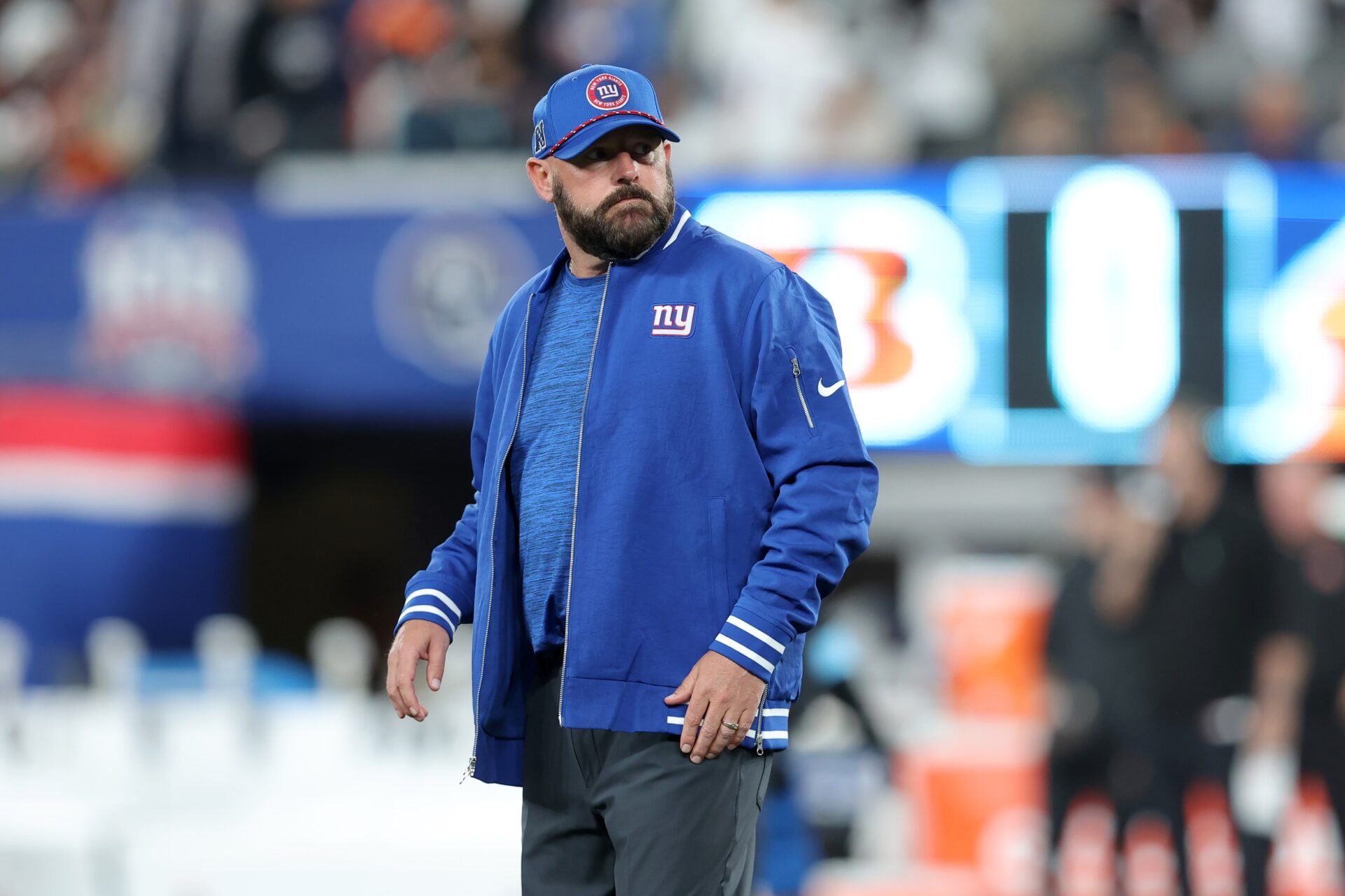 New York Giants head coach Brian Daboll during warmups before a game against the Cincinnati Bengals at MetLife Stadium.