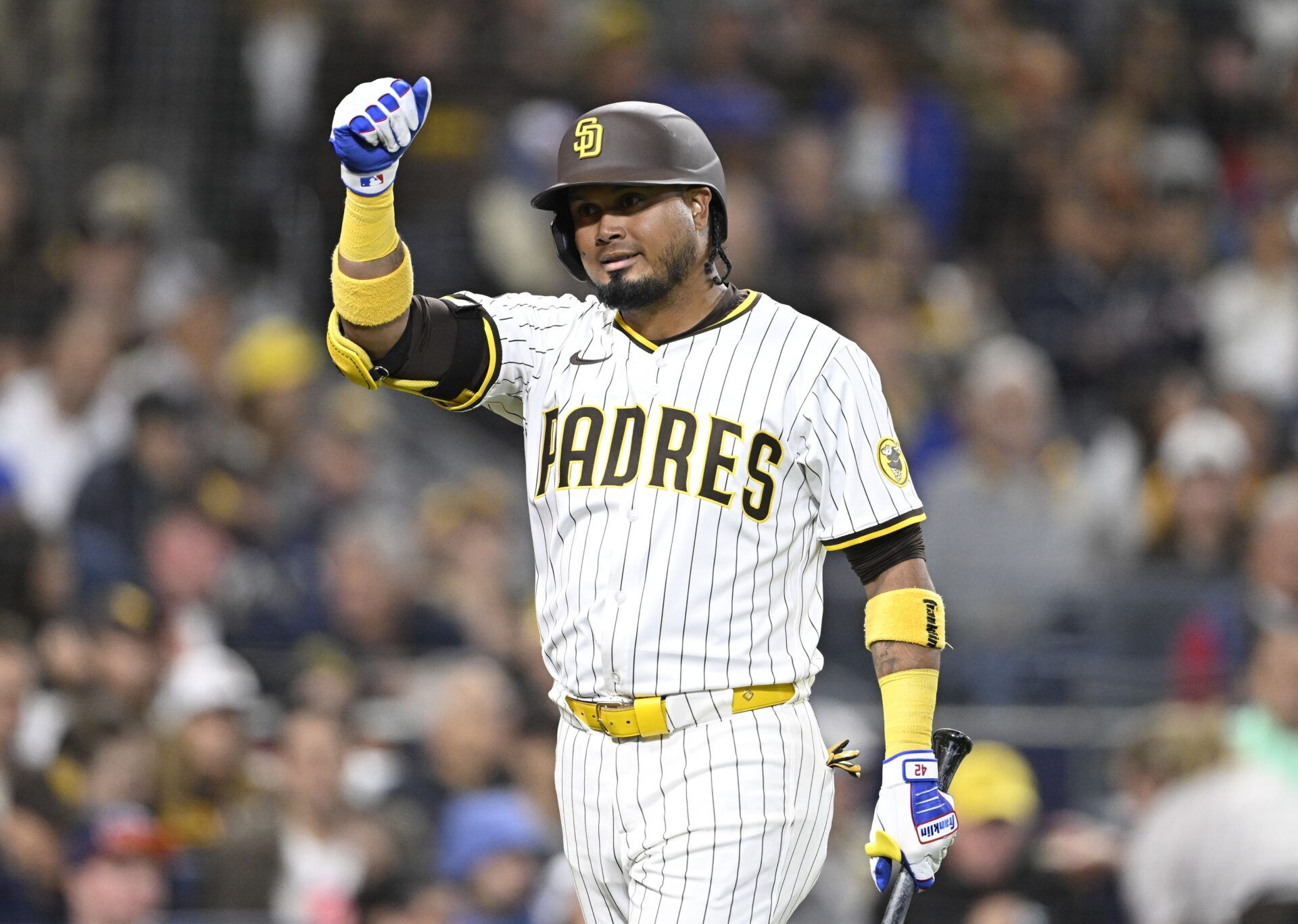 Luis Arráez Injury News: Padres Break Silence on Star’s ‘Concerning’ Symptoms After Scary On-Field Collision