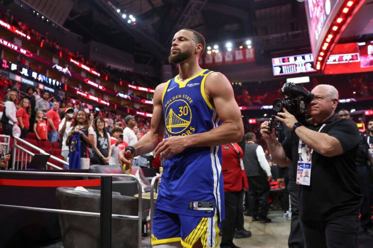 A look at Stephen Curry's fitness ahead of the Golden State Warriors' game against the Houston Rockets
