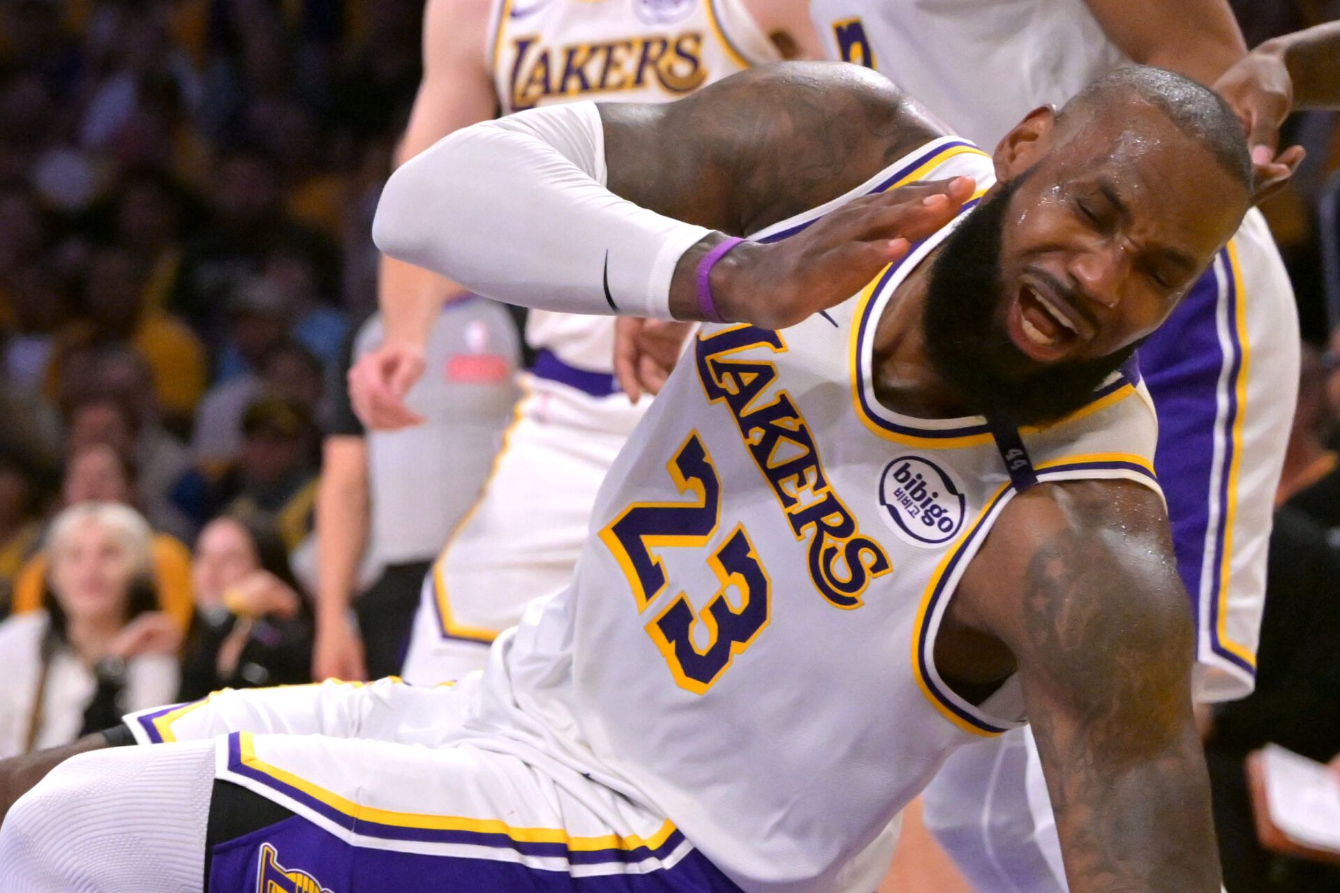 '40 and TIRED' – LeBron James' In-Game Fatigue Catches Fan Attention During Lakers Game 2 Win vs. Wolves
