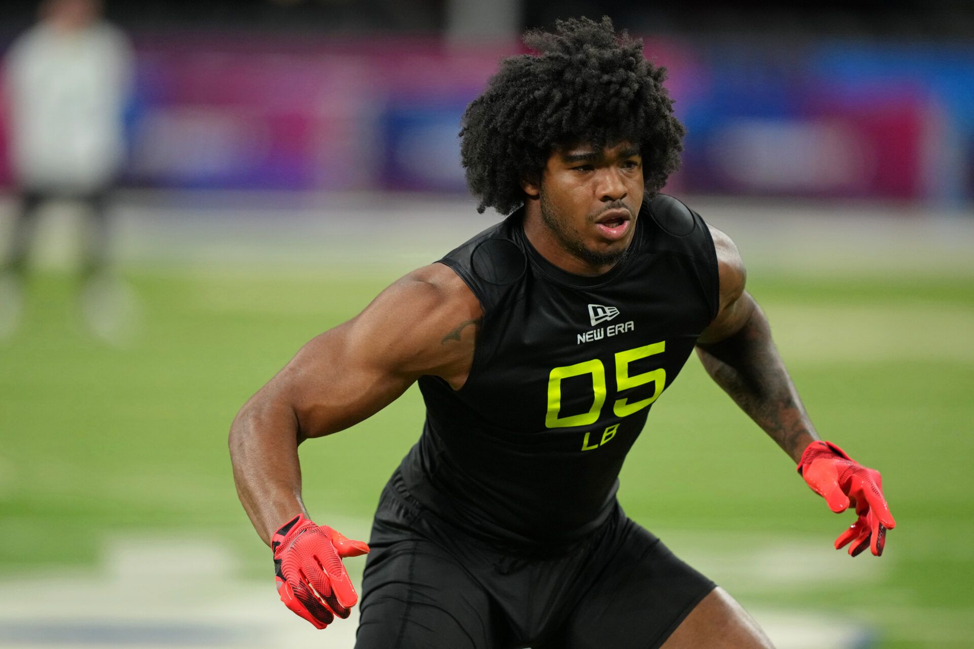 Feb 27, 2025; Indianapolis, IN, USA; Alabama linebacker Jihaad Campbell (LB05) participates in drills during the 2025 NFL Combine at Lucas Oil Stadium. Mandatory Credit: Kirby Lee-Imagn Images
