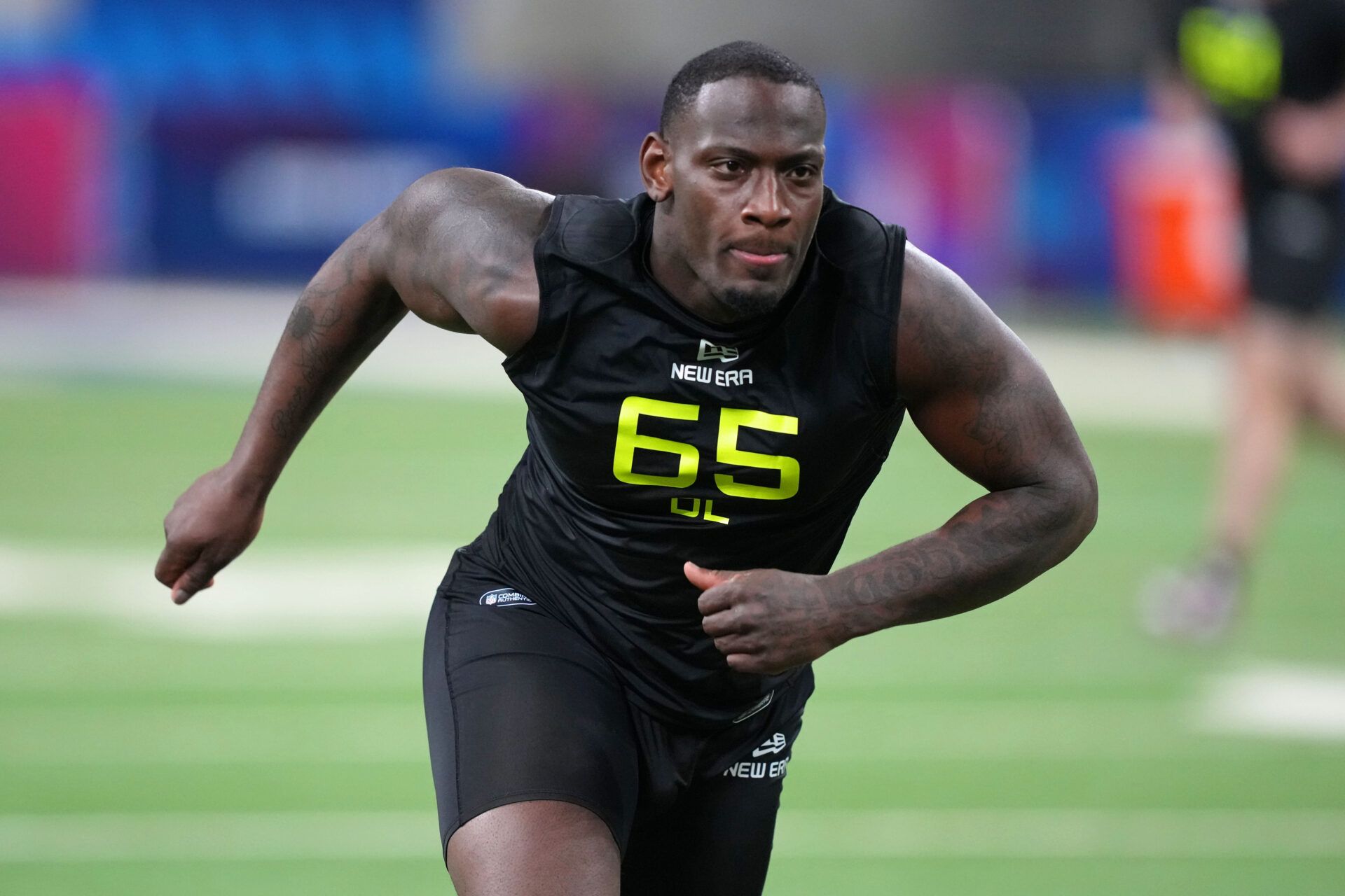 Feb 27, 2025; Indianapolis, IN, USA; Texas A&M defensive lineman Nic Scourton (DL65) participates in drills during the 2025 NFL Combine at Lucas Oil Stadium. Mandatory Credit: Kirby Lee-Imagn Images