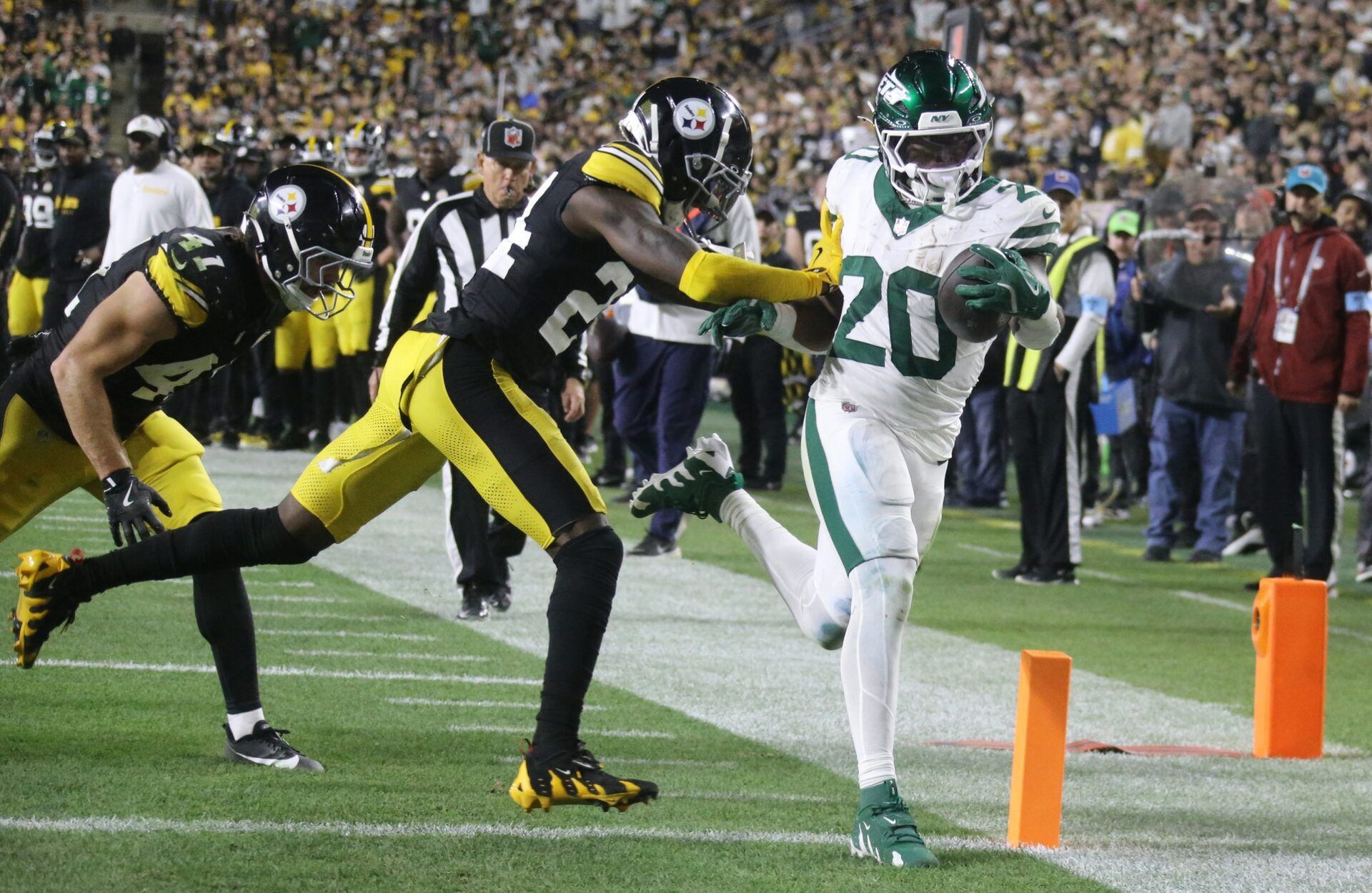 Jets Star Breece Hall Ignites Trade Rumors With Cryptic Post Ahead of 2025 NFL Draft