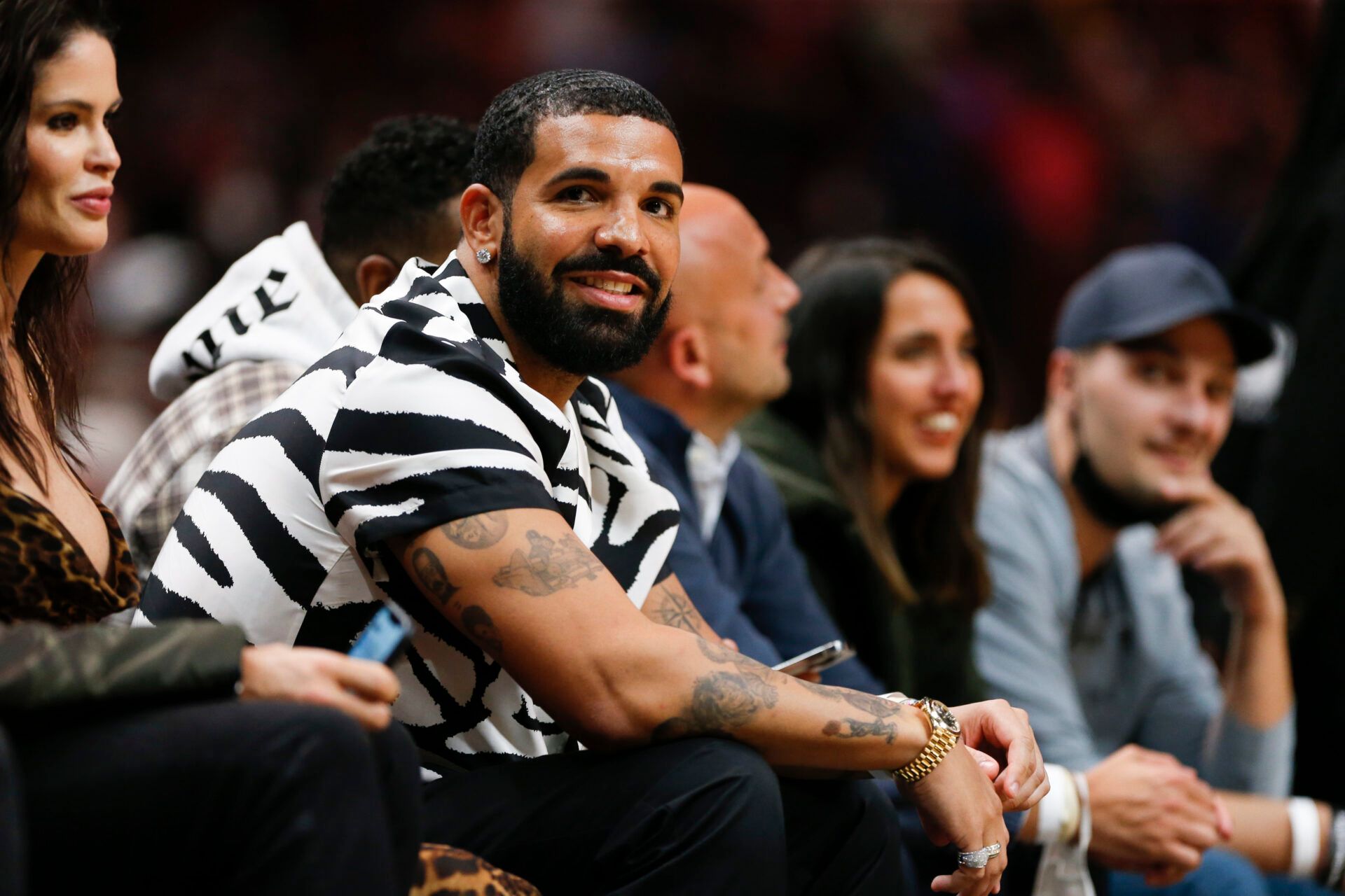 Drake Rakes In $1.02 Million After Bold Lakers-Timberwolves Bet As LeBron James’ 38-PT Night Goes In Vain