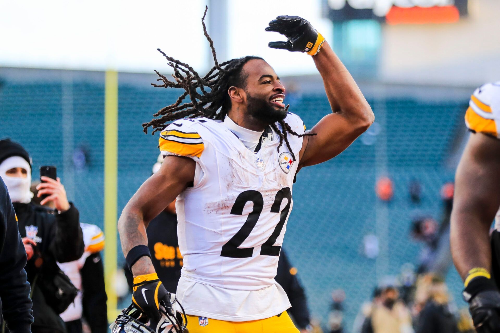Najee Harris changed teams from Steelers to the Chargers this offseason. Let's analyze his contract, salary, and net worth.