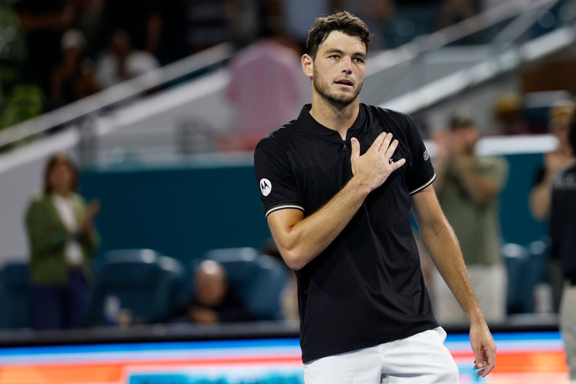 Taylor Fritz calmed the crowd in Madrid amid a blackout