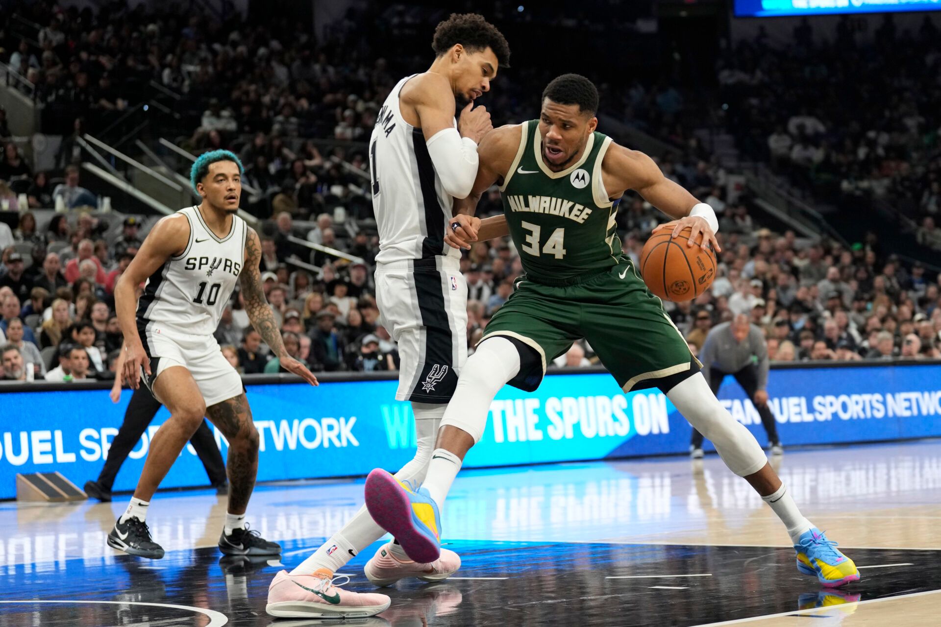 The San Antonio Spurs have entered the Giannis Antetokounmpo sweepstakes amid the Milwaukee Bucks' playoff woes and Damian Lillard’s injury.