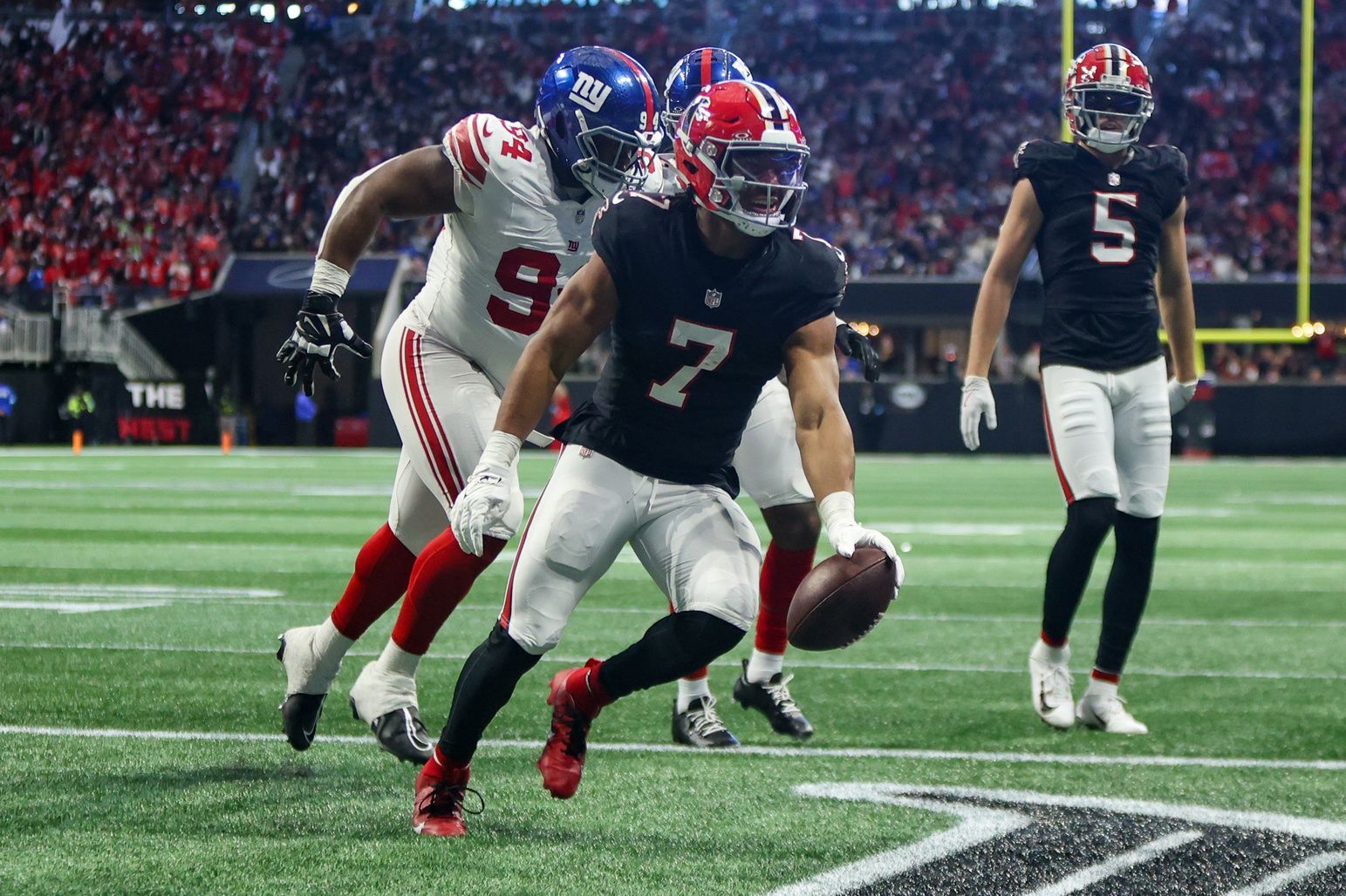 2025 Dynasty Fantasy Football Running Back Rankings: Is Bijan Robinson or Jahmyr Gibbs RB1?