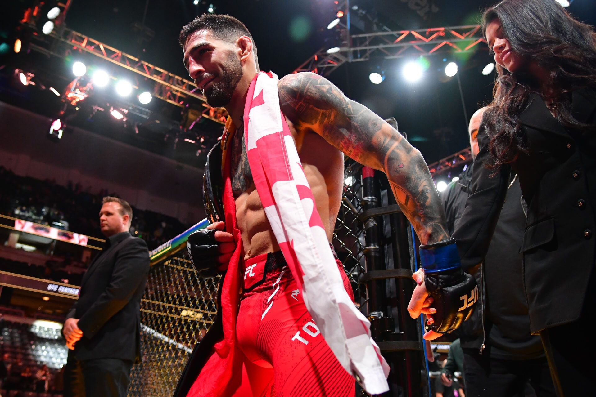Coach Makes Bold Claim About Ilia Topuria’s Striking Outclassing Islam Makhachev and Charles Oliveira