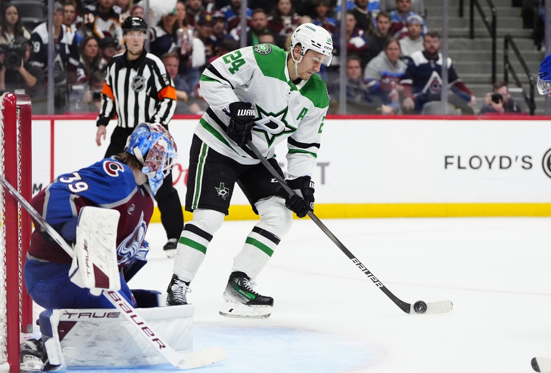 'My Heart Can't Take This' -- Stars Fans Nervous After Game 6 Loss Forces Game 7