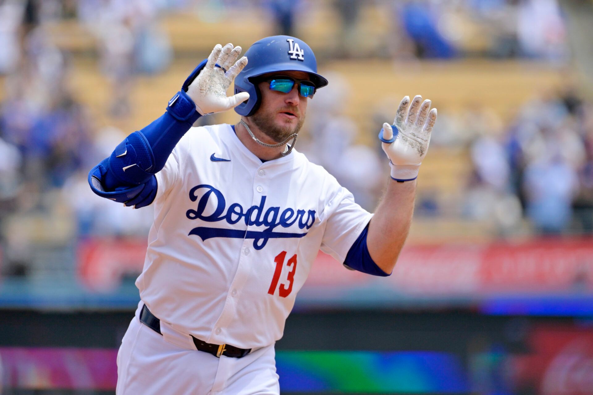 Max Muncy Admits It's 'Not Easy' To Play In Dodgers Amid LA's