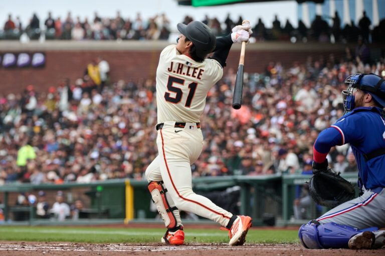 San Francisco Giants outfielder Jung Hoo Lee is having a tremendous 2025 MLB season. What did executives around the league say about his year?