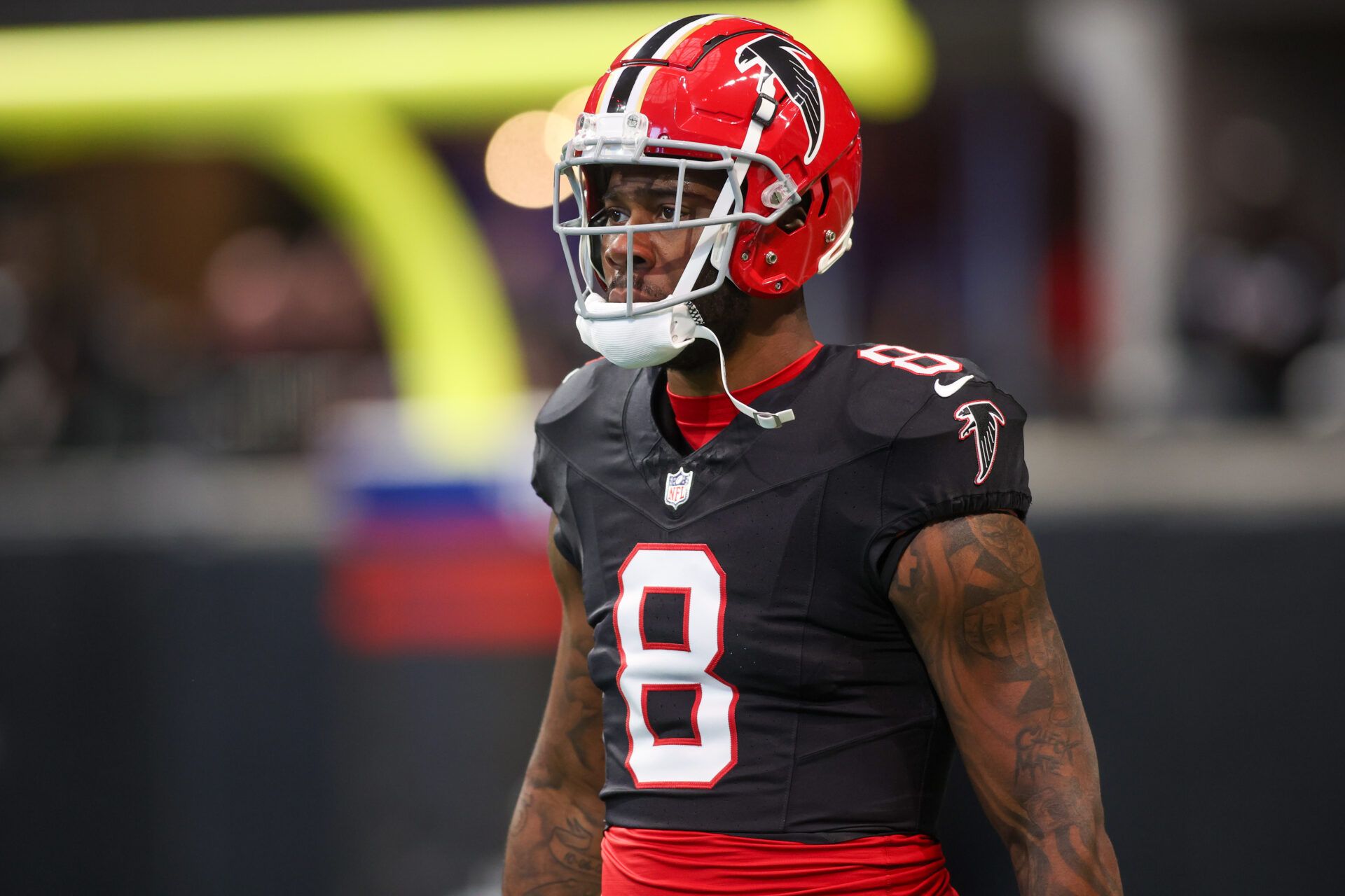 Dec 22, 2024; Atlanta, Georgia, USA; Atlanta Falcons tight end Kyle Pitts (8) prepares for a game against the New York Giants at Mercedes-Benz Stadium. Mandatory Credit: Brett Davis-Imagn Images