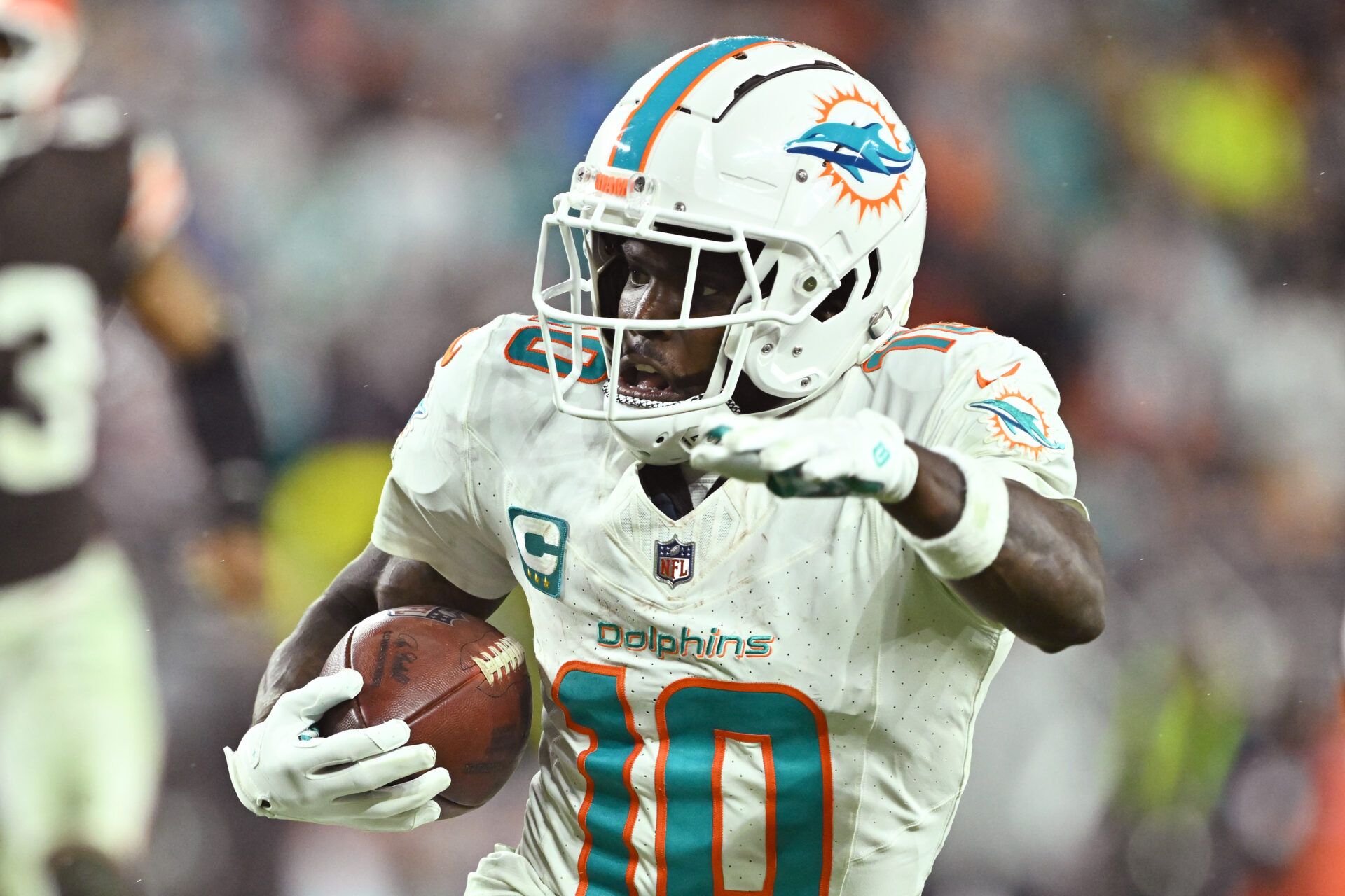 Dolphins Star Tyreek Hill Drops 2-Word Message After Second Wrist Surgery