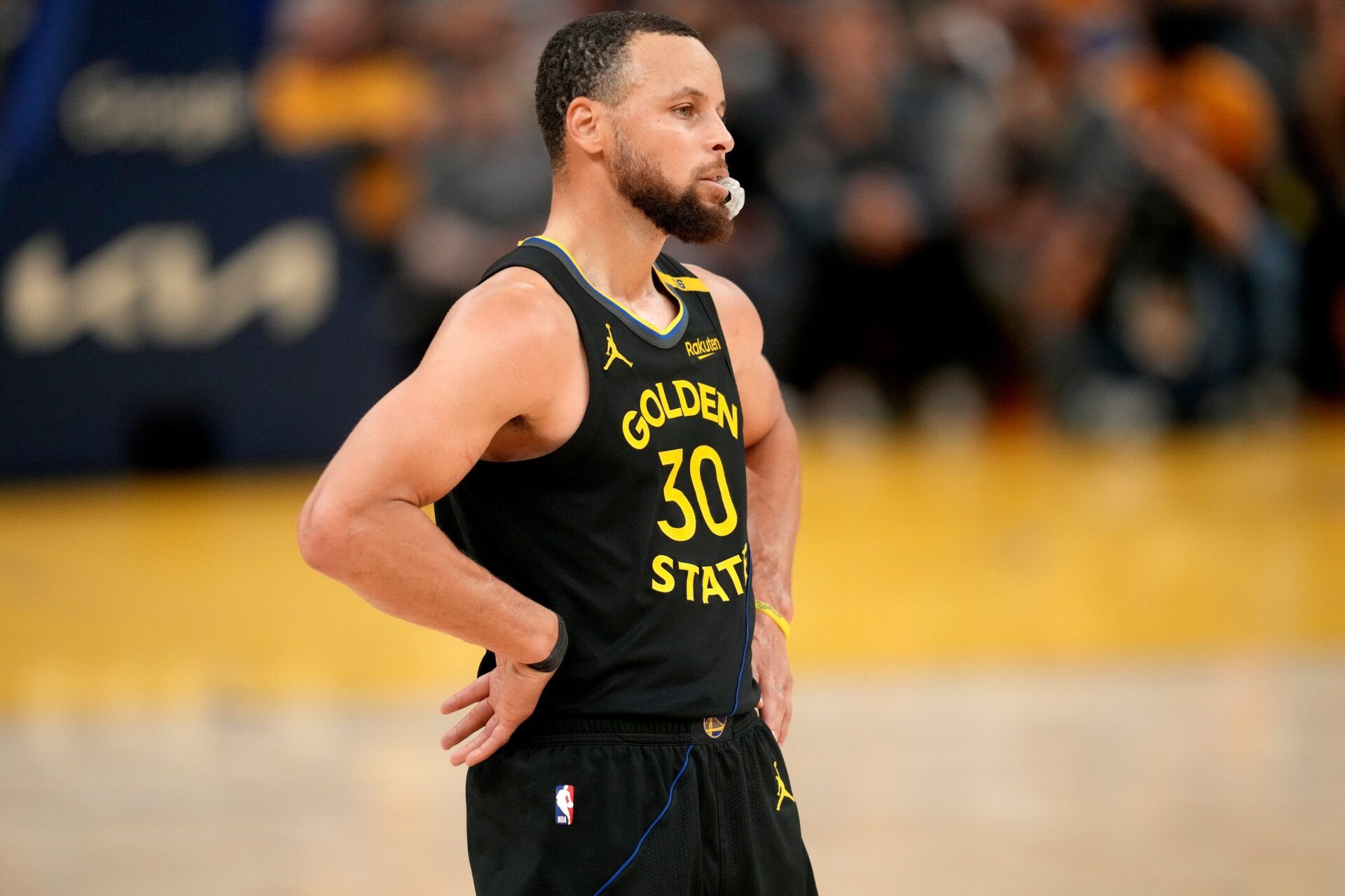 Stephen Curry's Goes Viral as Fans Troll Warriors Star's Reaction to Wolves 31-0 Q1 Run