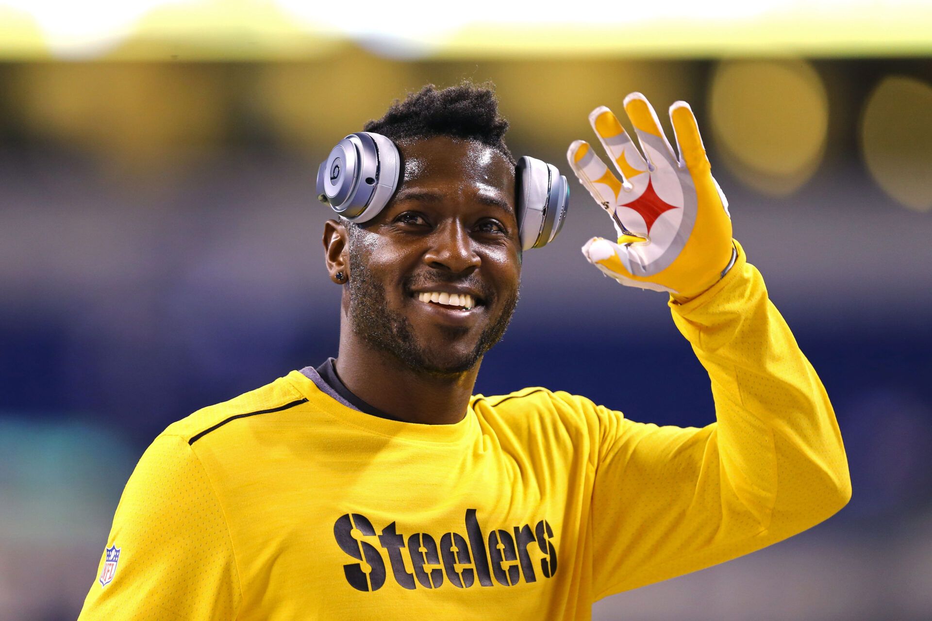 Nov 24, 2016; Indianapolis, IN, USA; Pittsburgh Steelers wide receiver Antonio Brown (84) waves to fans during warmups prior to the game against the Indianapolis Colts at Lucas Oil Stadium. Mandatory Credit: Aaron Doster-USA TODAY Sports