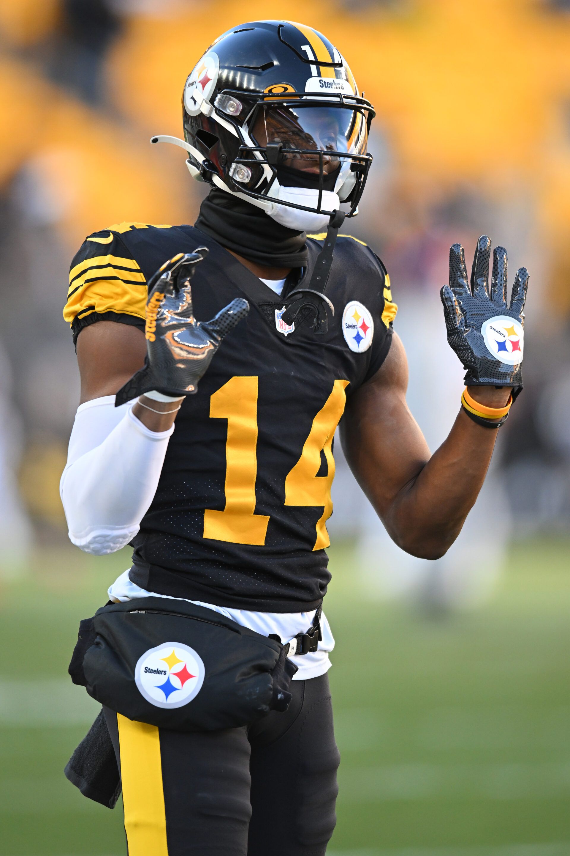 PITTSBURGH, PENNSYLVANIA - NOVEMBER 20: George Pickens #14 of the Pittsburgh Steelers reacts during pregame against the Cincinnati Bengals at Acrisure Stadium on November 20, 2022 in Pittsburgh, Pennsylvania. (Photo by Joe Sargent/Getty Images)