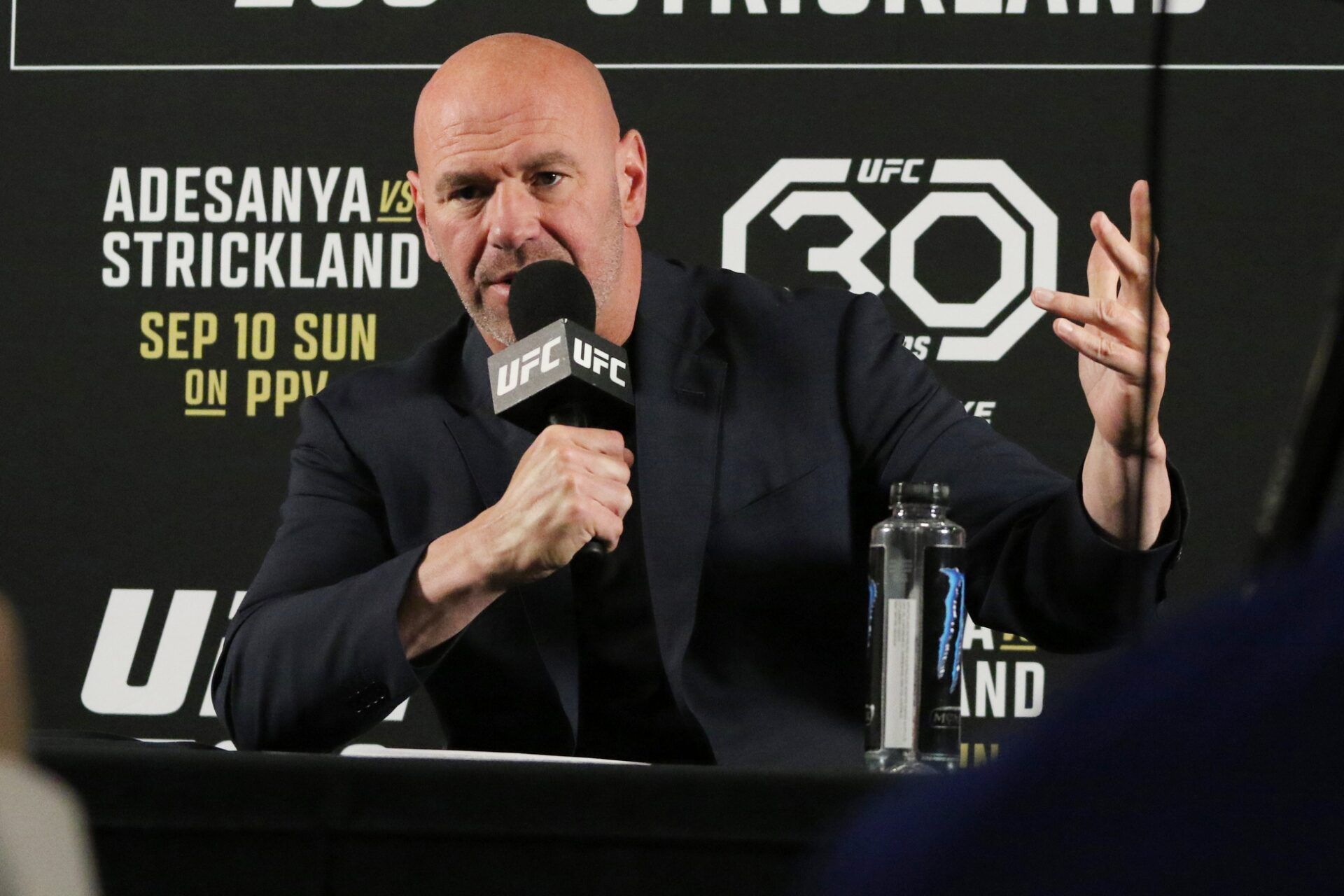 Dana White’s Controversial UFC Pay Structure Gets Unexpected Support From Top Boxer