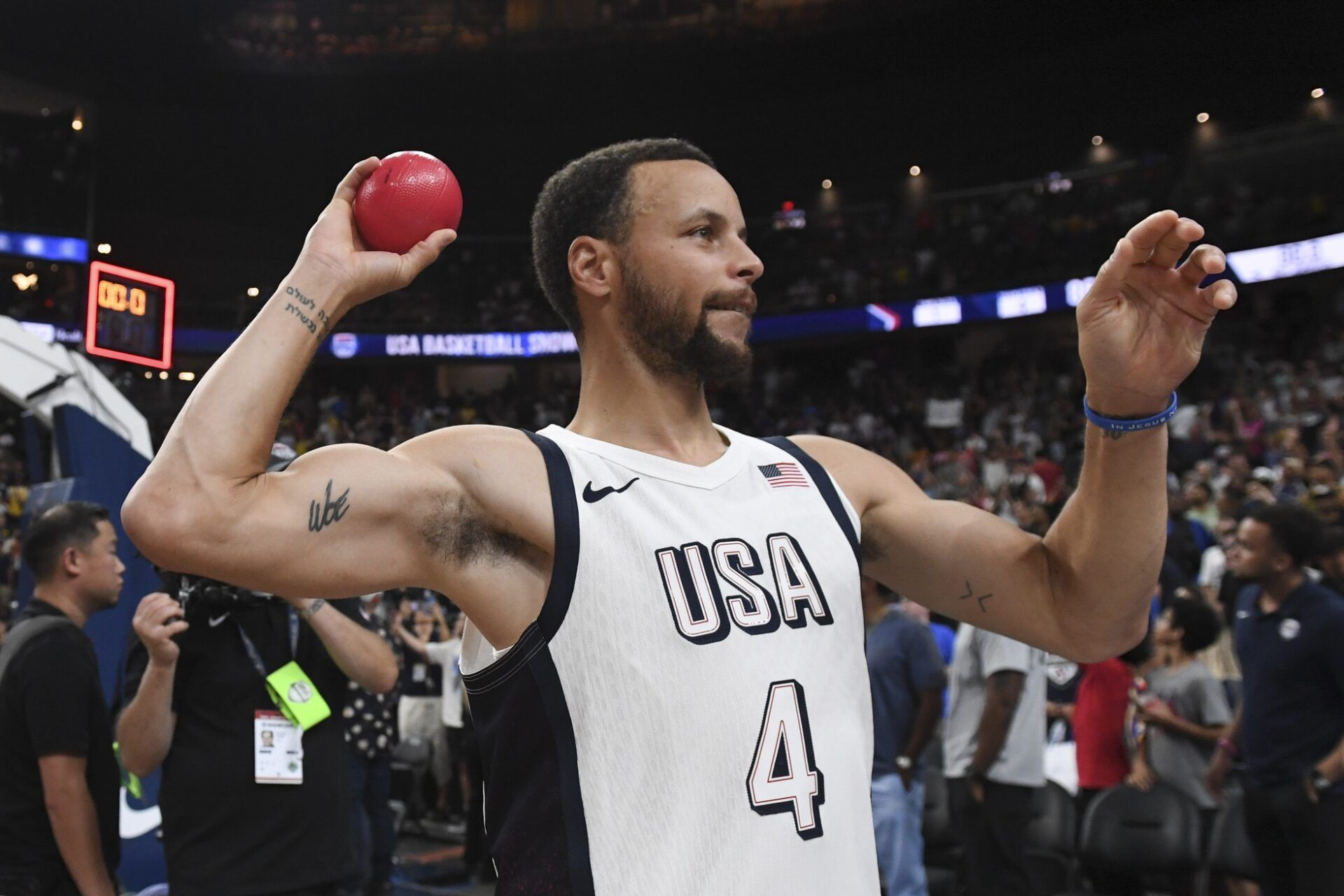 WATCH: Stephen Curry Makes Young Warriors Fans' Day With Adorable Gameday Interaction