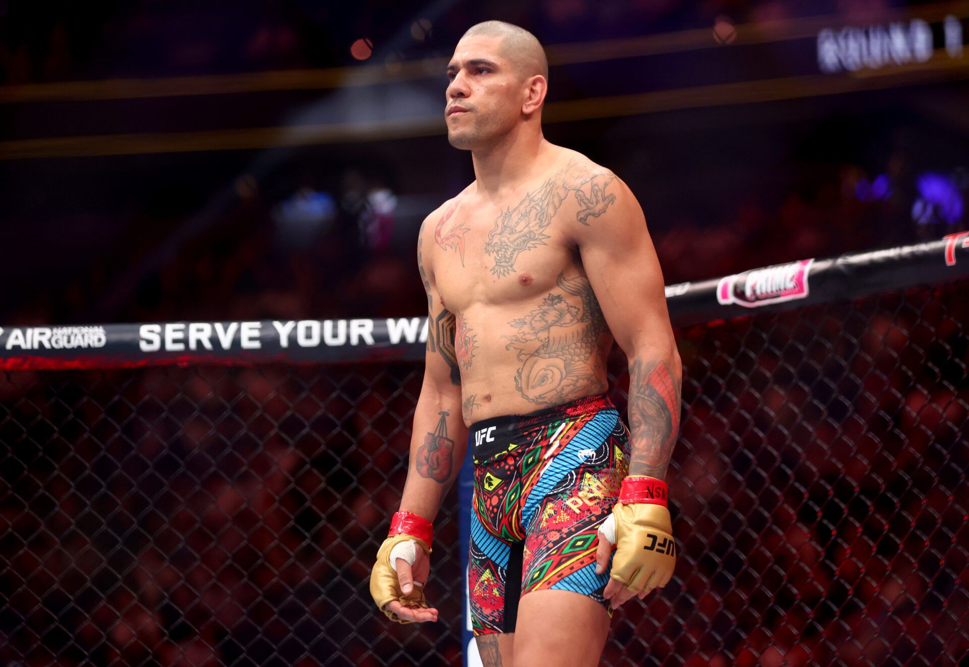 UFC Hall of Famer Daniel Cormier reacted to Alex Pereira’s recent social media controversy and offered an unexpected theory that has fans talking.