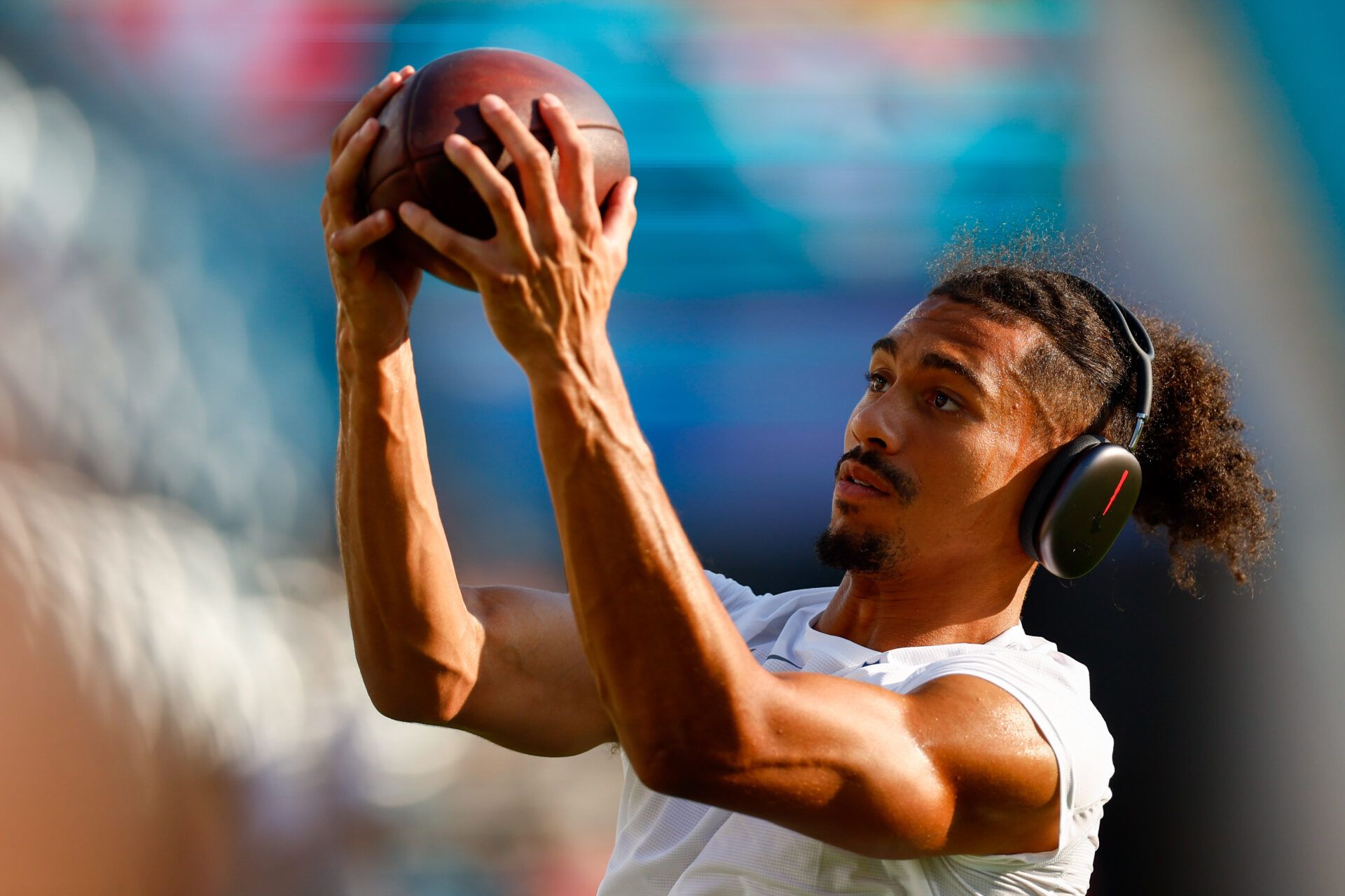 Tampa Bay Buccaneers wide receiver Jalen McMillan (15) warms up prior to the game against the Jacksonville Jaguars at EverBank Stadium.