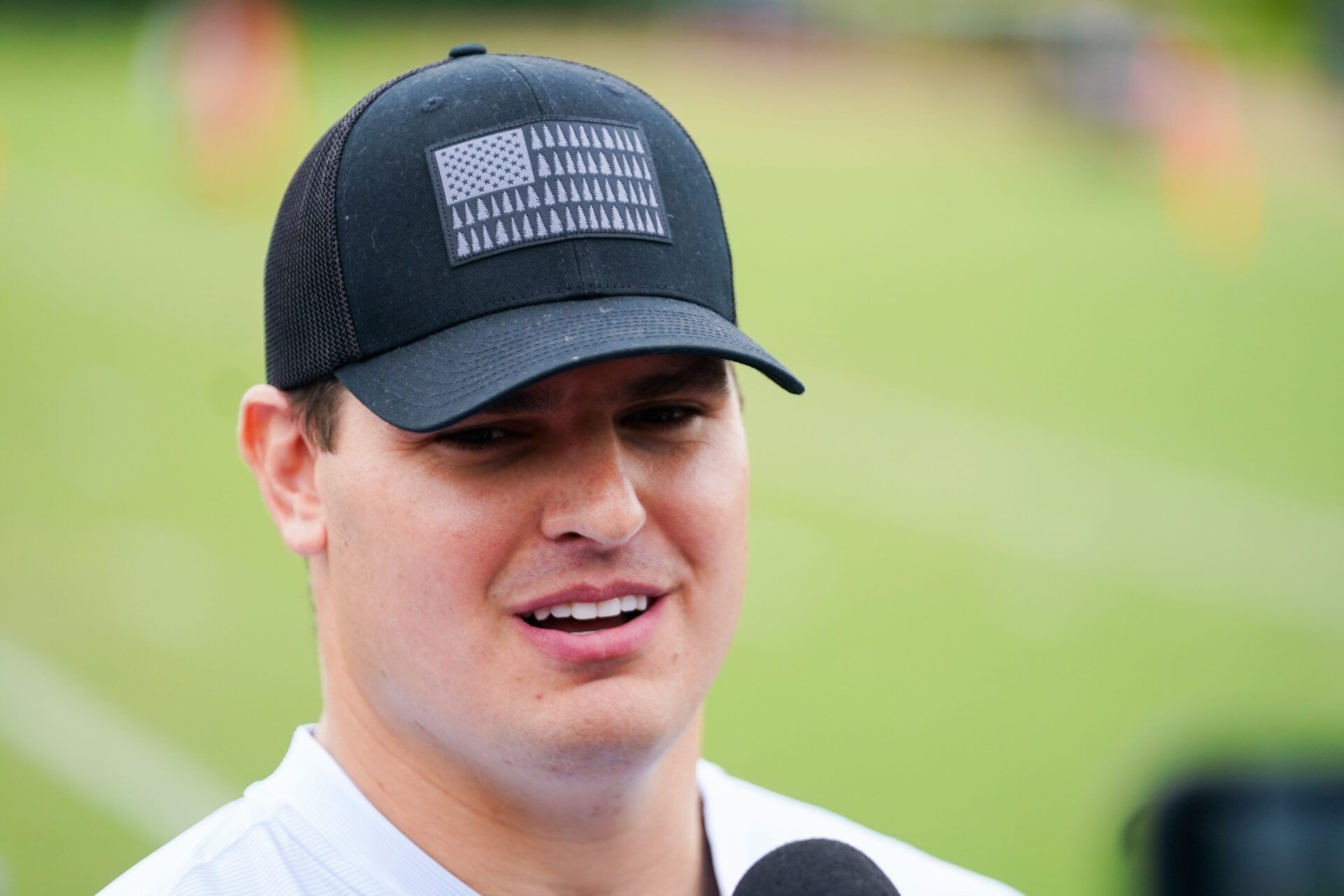 Cincinnati Bengals Trey Hendrickson speaks at a press conference after practice, Tuesday, May 13, 2025, at Kettering Health Practice Fields in Downtown Cincinnati. Frank Bowen IV/The Enquirer / USA TODAY NETWORK via Imagn Images