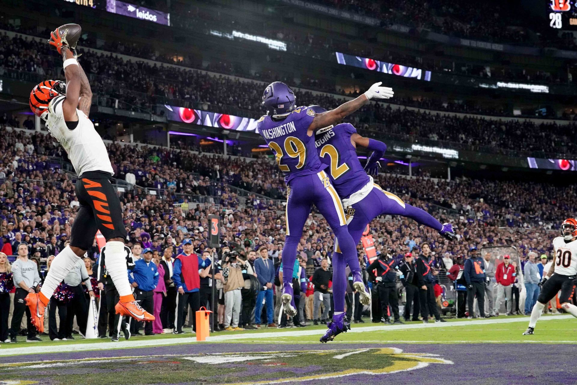 Cincinnati Bengals wide receiver Ja’Marr Chase (1) makes a fourth quarter touchdown catch against the Baltimore Ravens at M&T Bank Stadium.