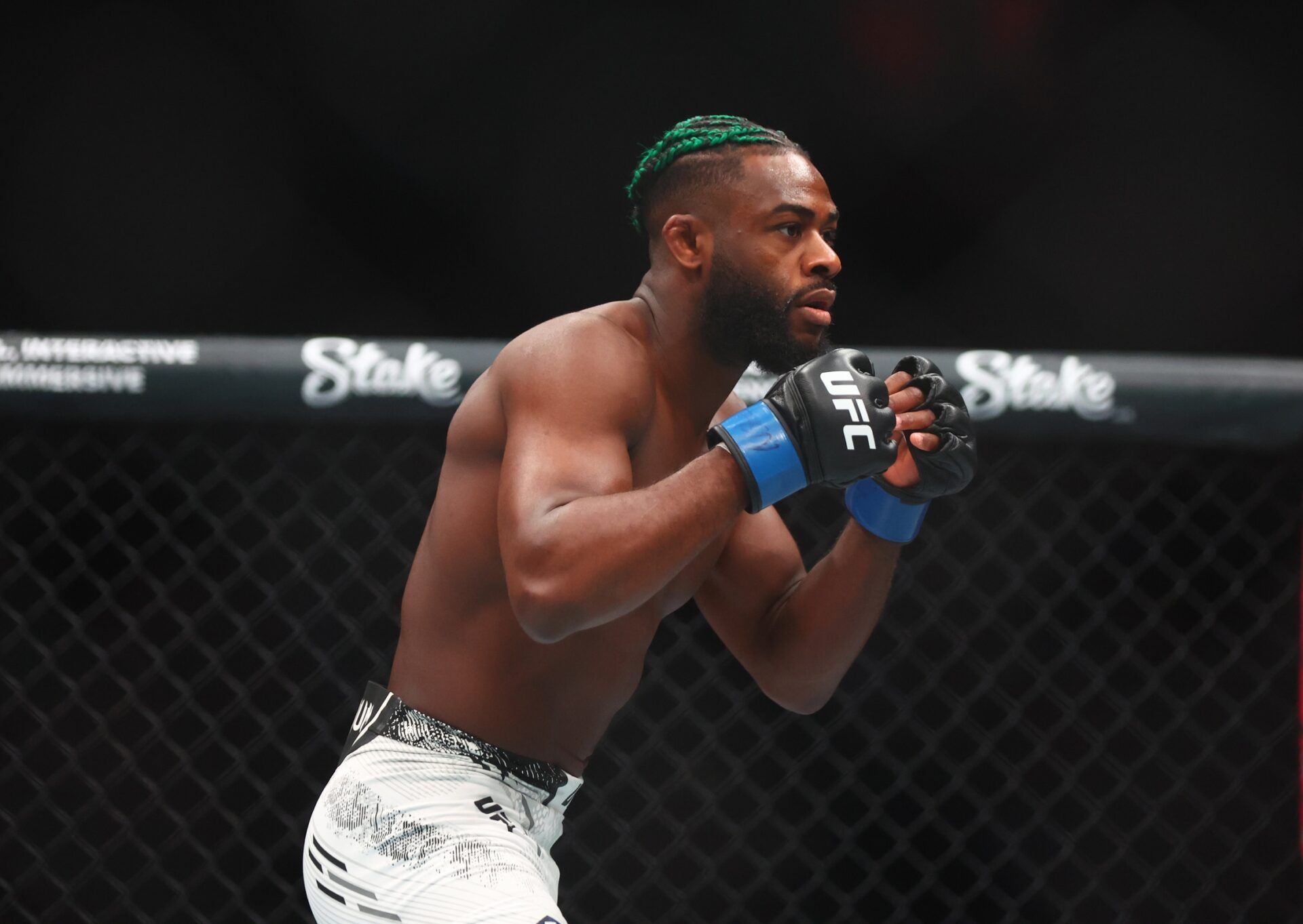 Aljamain Sterling reacts to former opponent claiming he could have knocked him out with one arm (