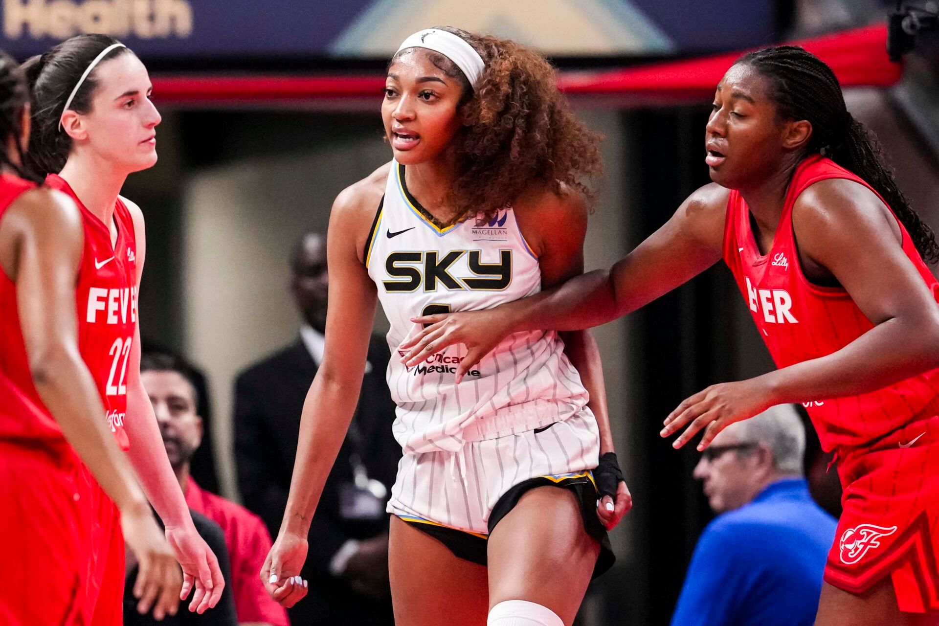 What Is Going On in the World?' — Providence HC Kim English Bashes Caitlin  Clark, Angel Reese Online Discourse As 'Cesspool' | PFSN