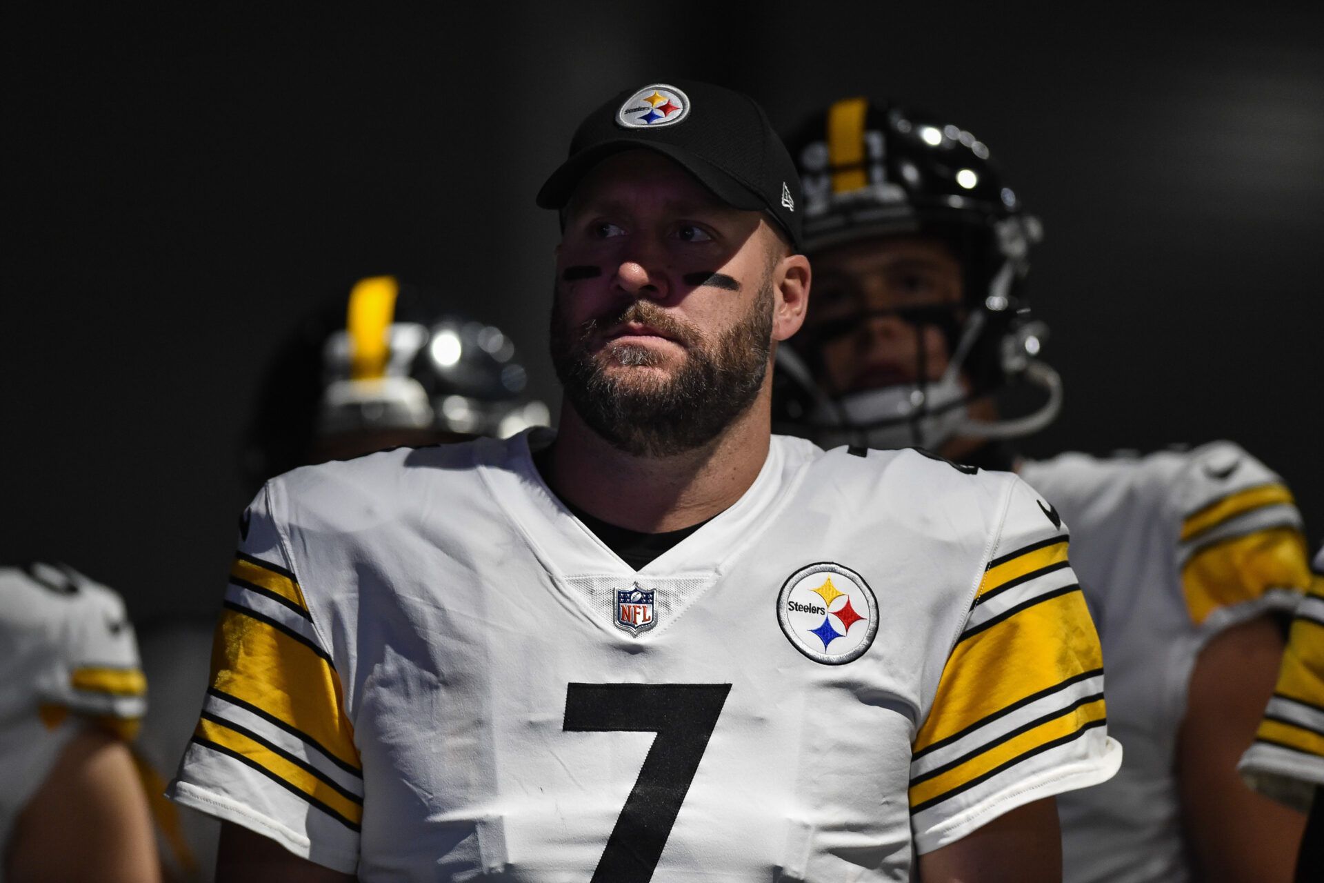 Pittsburgh Steelers quarterback Ben Roethlisberger (7) walks onto the field before the game against the Minnesota Vikings at U.S. Bank Stadium.