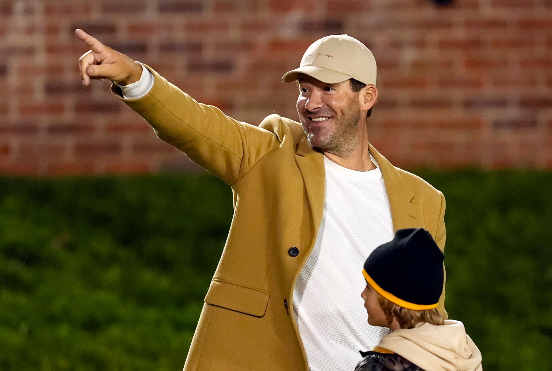Cowboys Legend and Jessica Simpson’s Ex Tony Romo Gets Honest About Travis Kelce, Taylor Swift