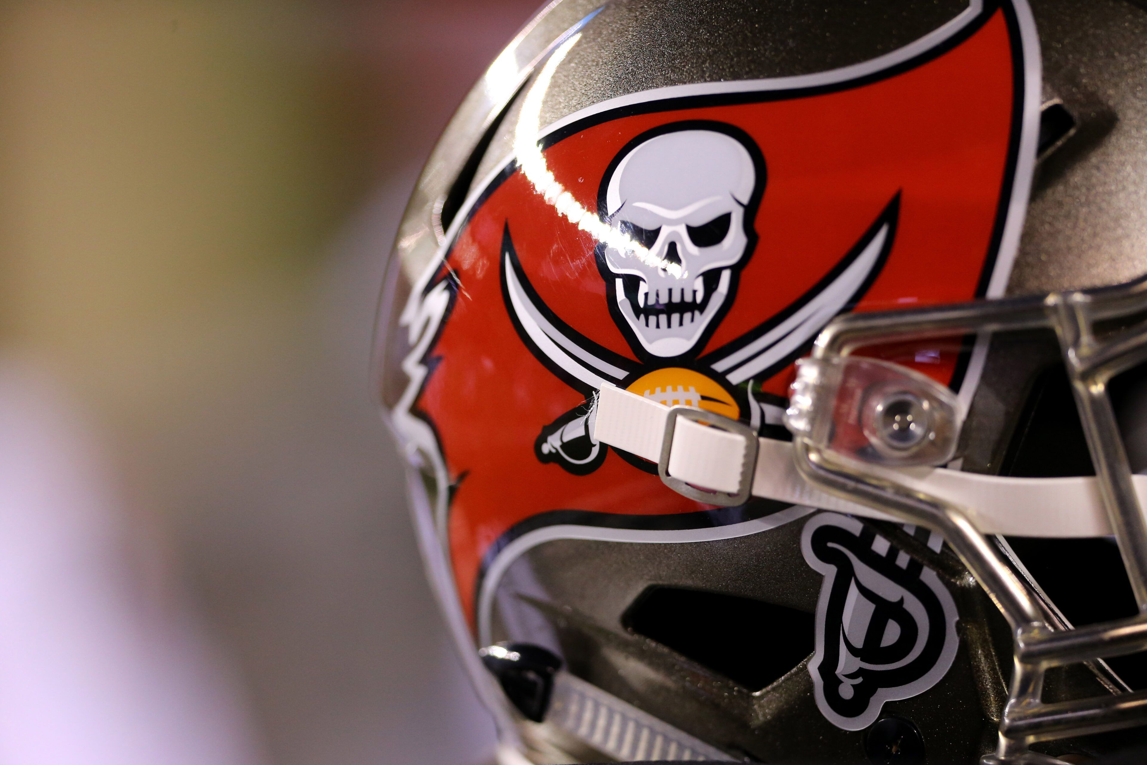Buccaneers Sign Buccaneers Predicted To Sign 4-Time All-Pro Free Agent To Form Dominant ...