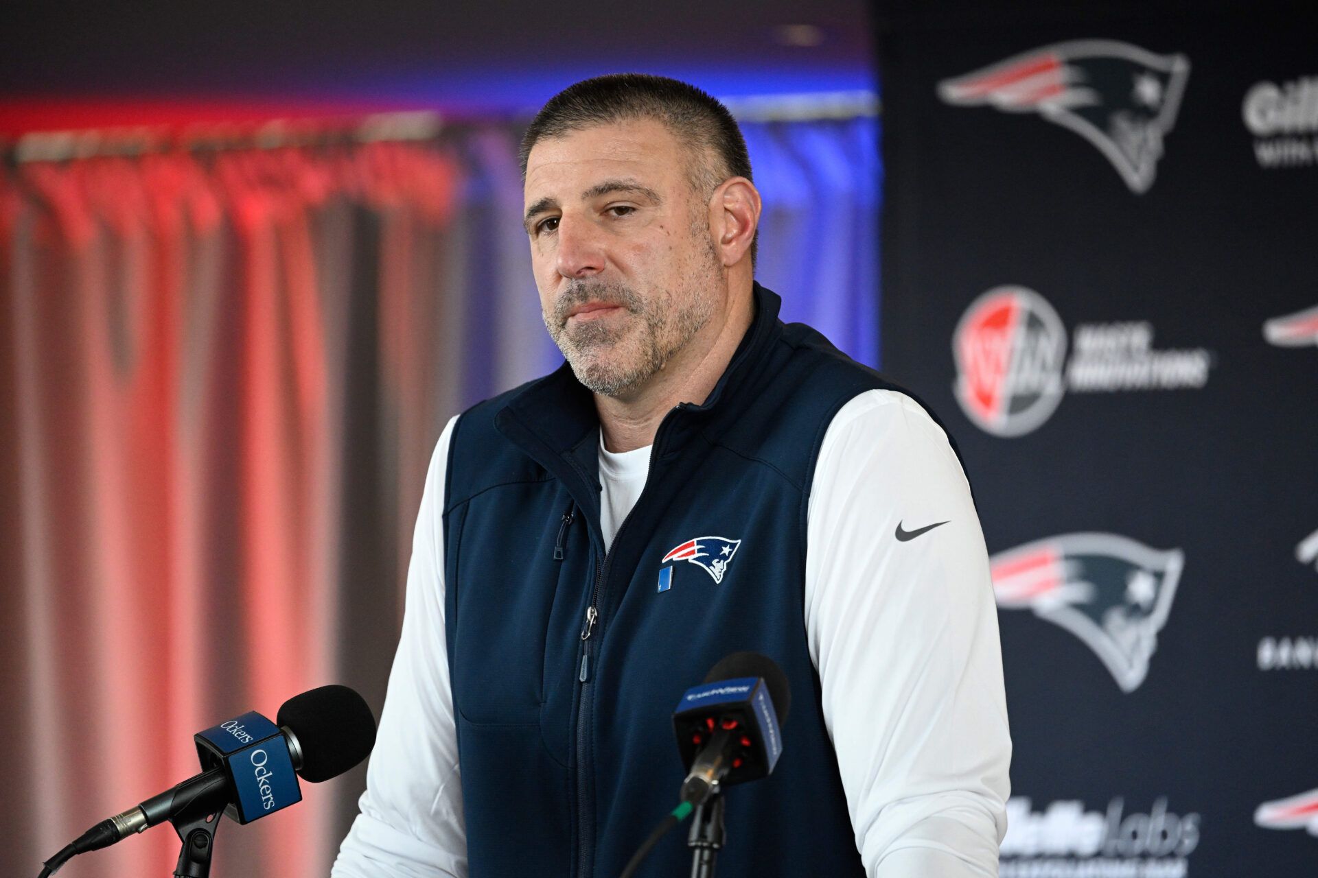 New England Patriots head coach Mike Vrabel discusses the teams recent free agent additions with the media at Gillette Stadium.