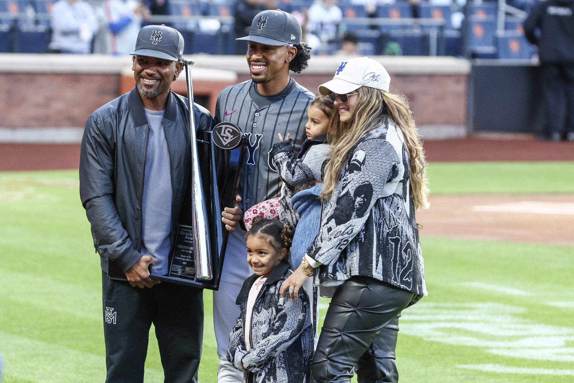New York Mets shortstop Francisco Lindor (12) is honored for winining the 2024 Silver Slugger Award prior to the game against the Los Angeles Dodgers at Citi Field.