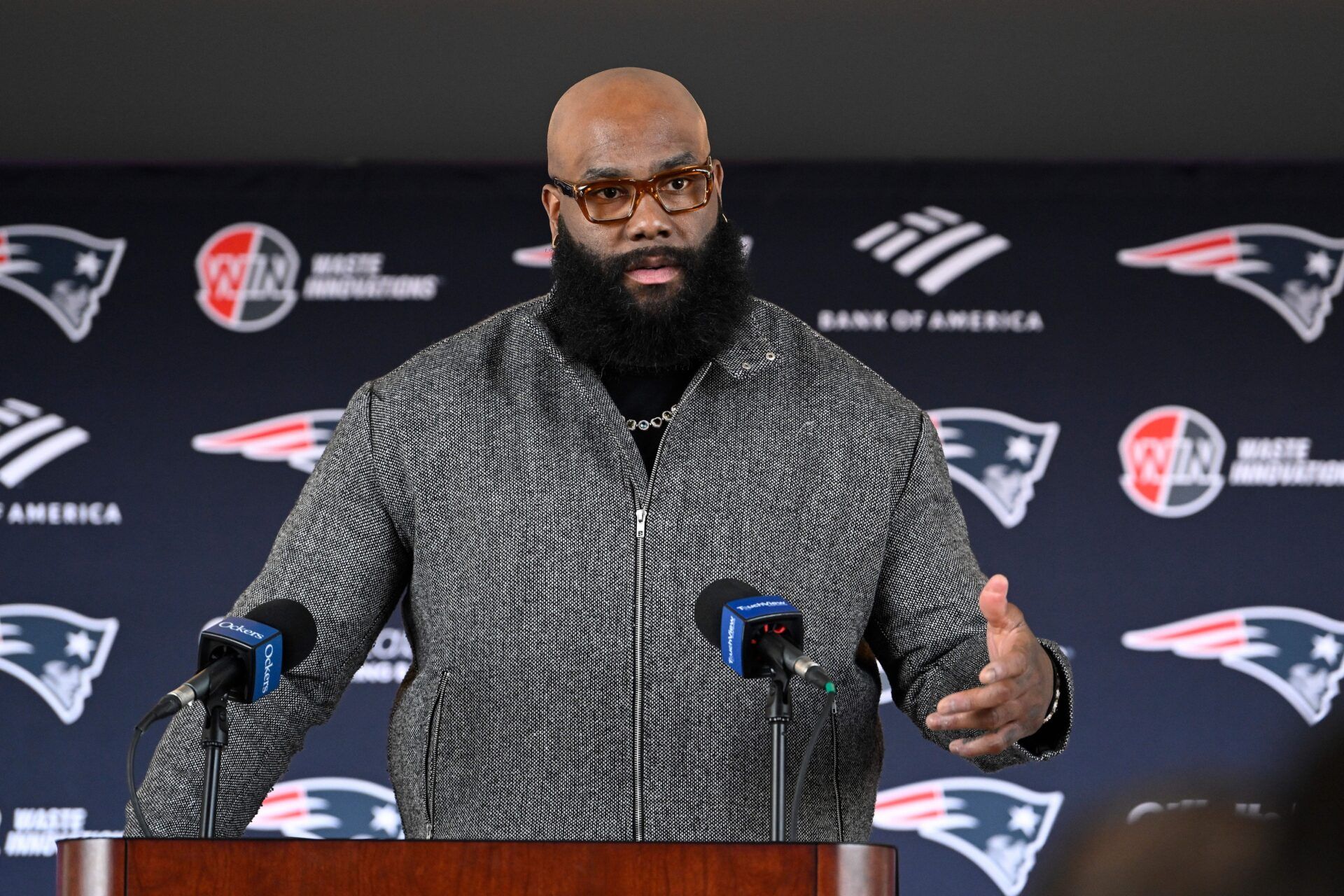 New England Patriots offensive tackle Morgan Moses discusses his recent free agent addition to the Patriots with the media at Gillette Stadium.