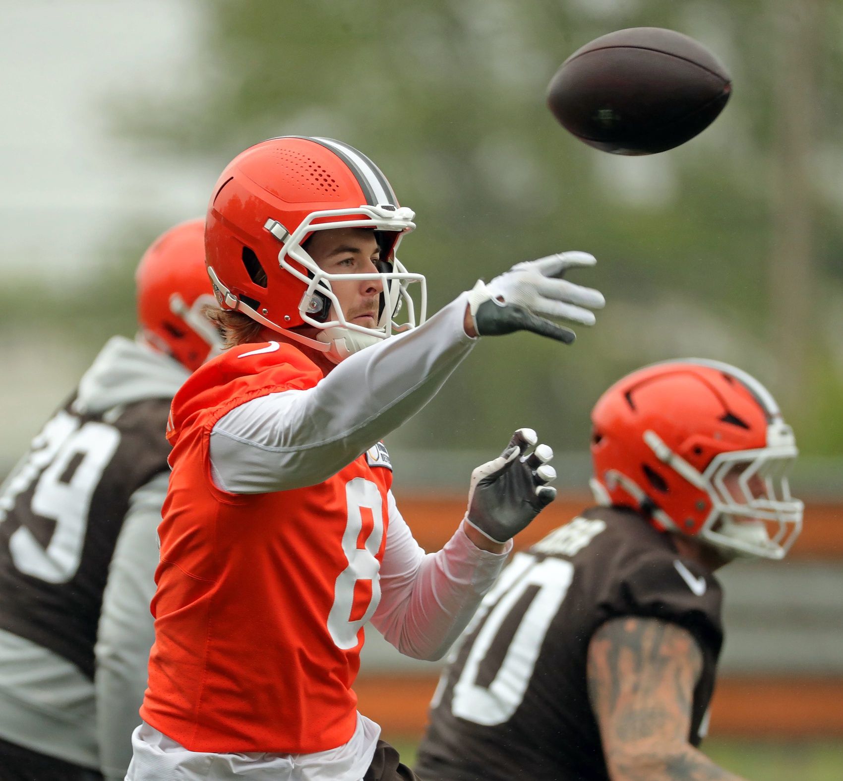 Cleveland Browns quarterback Kenny Pickett throws during an NFL practice at the Cleveland Browns training facility on Wednesday, May 28, 2025, in Berea, Ohio.