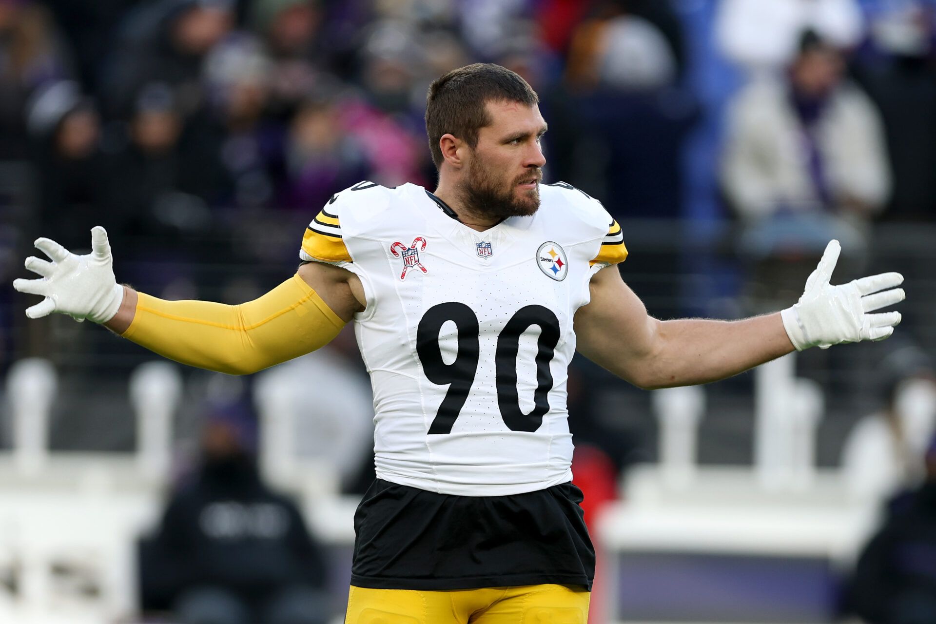 BALTIMORE, MARYLAND - DECEMBER 21: T.J. Watt #90 of the Pittsburgh Steelers stretches before the start of the Steelers and Baltimore Ravens game at M&T Bank Stadium on December 21, 2024 in Baltimore, Maryland. (Photo by Rob Carr/Getty Images)