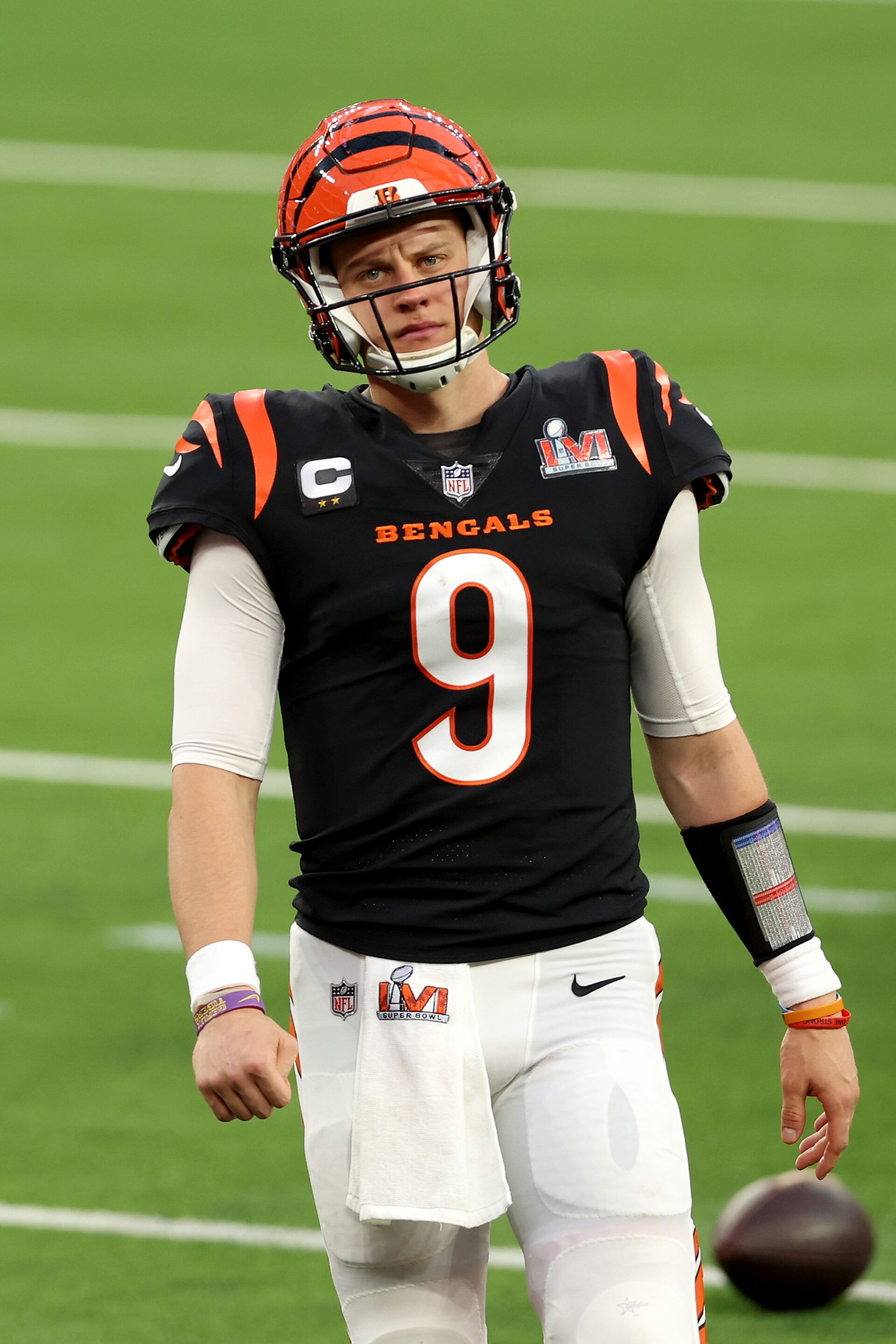 INGLEWOOD, CALIFORNIA - FEBRUARY 13: Joe Burrow #9 of the Cincinnati Bengals reacts in the second quarter against the Los Angeles Rams during Super Bowl LVI at SoFi Stadium on February 13, 2022 in Inglewood, California. (Photo by Rob Carr/Getty Images)