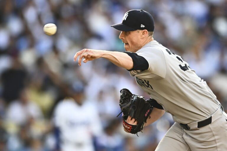New York Yankees starting pitcher Ryan Yarbrough (33) throws a pitch against the Los Angeles Dodgers during the fifth inning at Dodger Stadium.