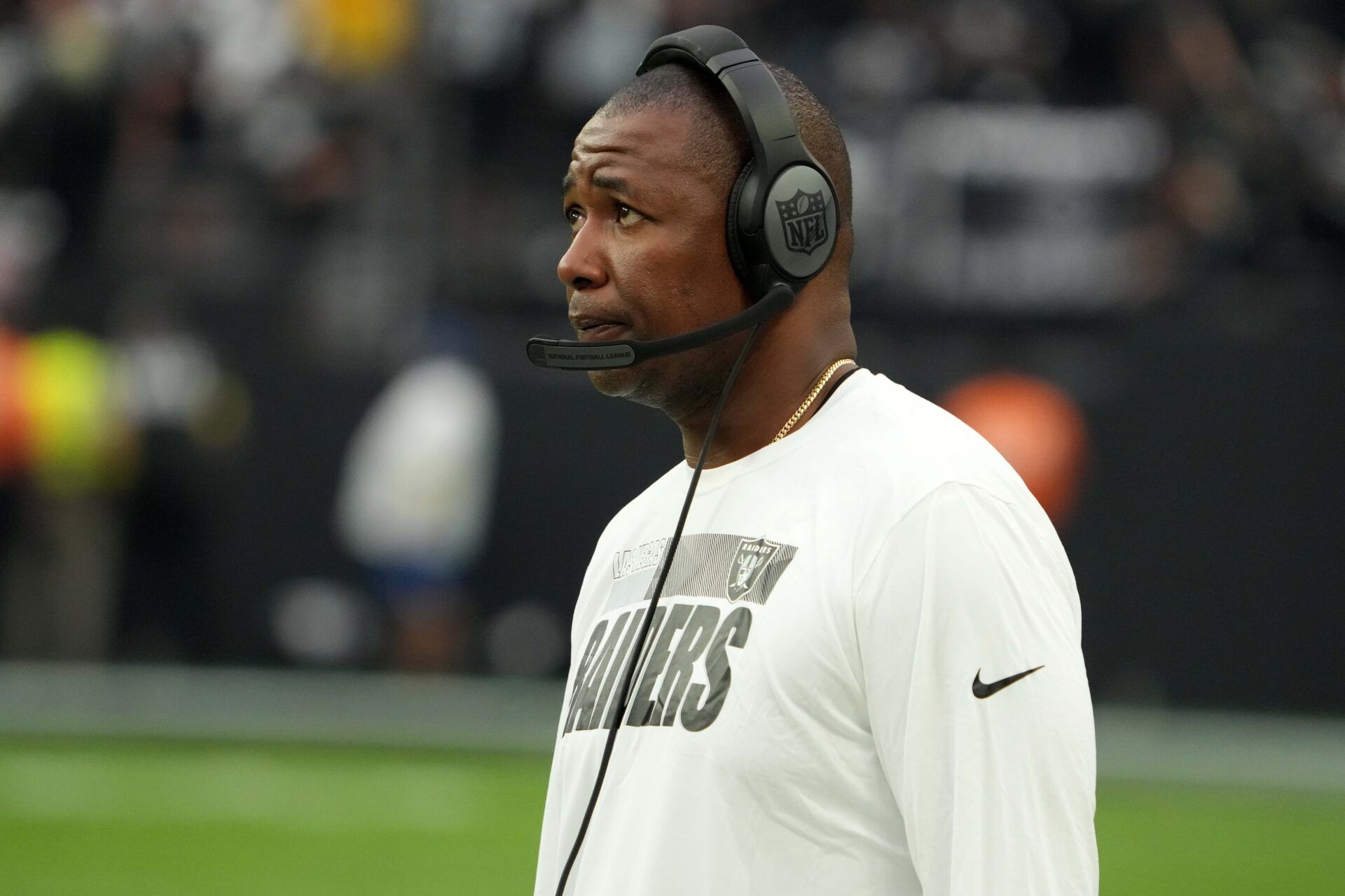 Las Vegas Raiders defensive coordinator Patrick Graham reacts in the second half against the Arizona Cardinals at Allegiant Stadium.