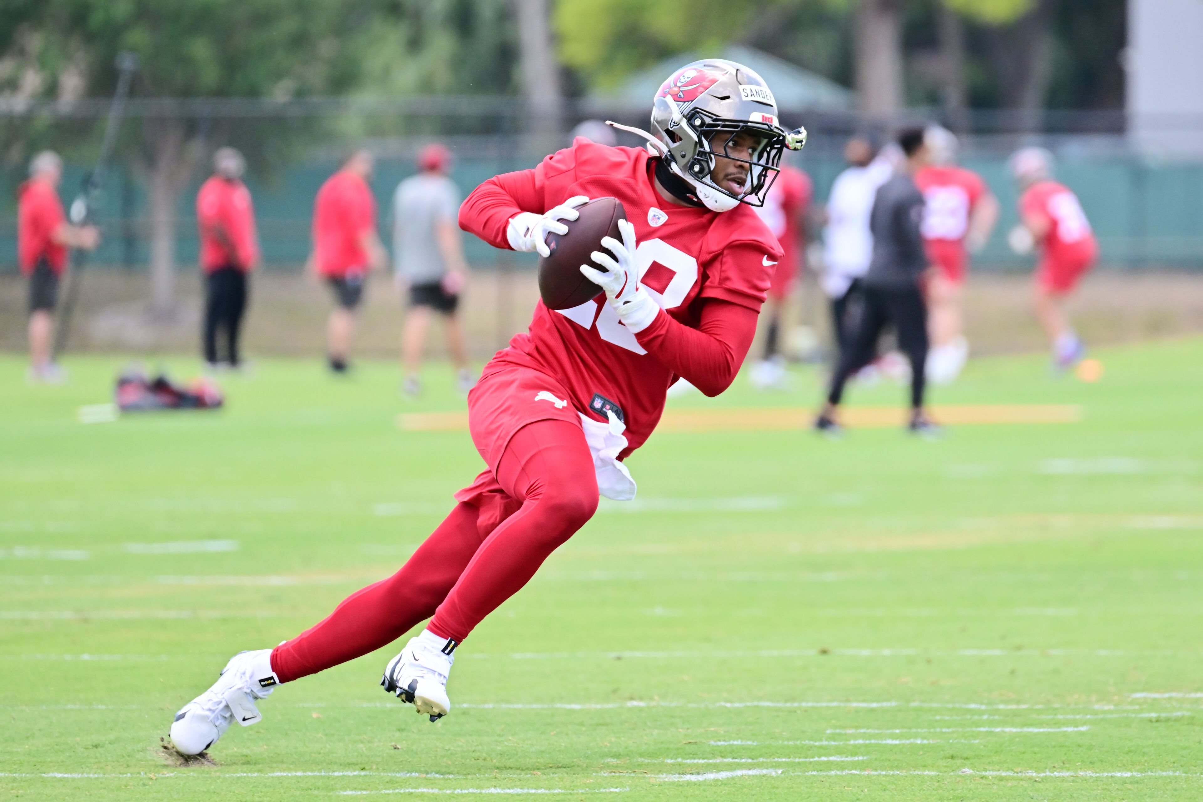 Shilo May WATCH: Deion Sanders’ Son, Shilo, Golfs For the First Time and Bonds ...