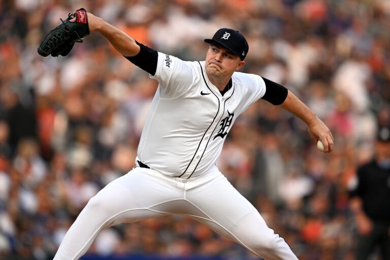 Detroit Tigers starting pitcher Tarik Skubal (29) throws a pitch against the Chicago Cubs in the second inning at Comerica Park.