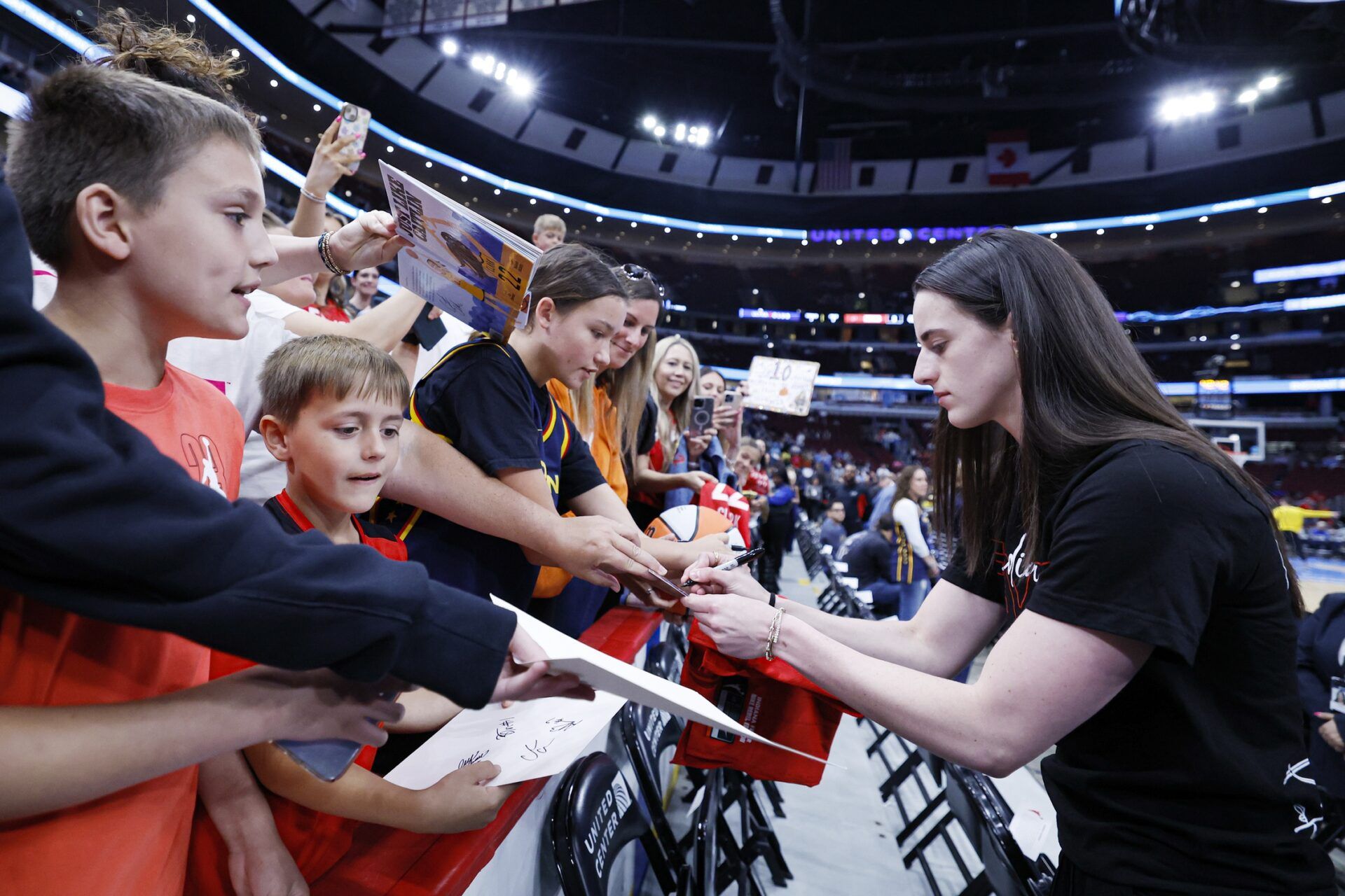 VIRAL: Fan Tries to Trick Caitlin Clark Into Signing Chicago Sky Merch, and  the Fever Star Had the Perfect Reaction
