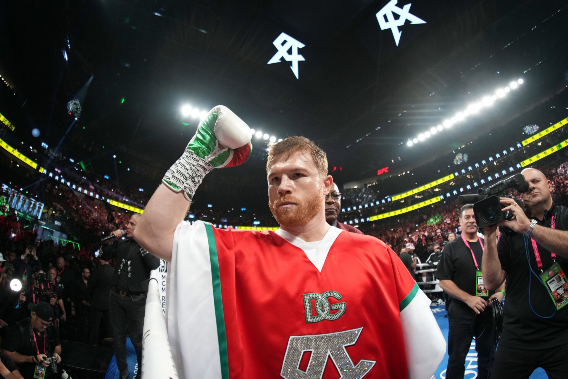 Canelo Alvarez (red trunks) and Gennadiy Golovkin (white trunks) box during a middleweight championship bout at T-Mobile Arena.