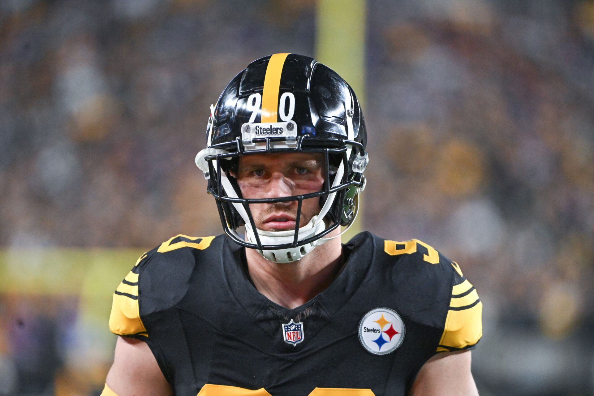 Pittsburgh Steelers linebacker T.J. Watt (90)gets ready to take the field against the New York Giants during the first quarter at Acrisure Stadium.
