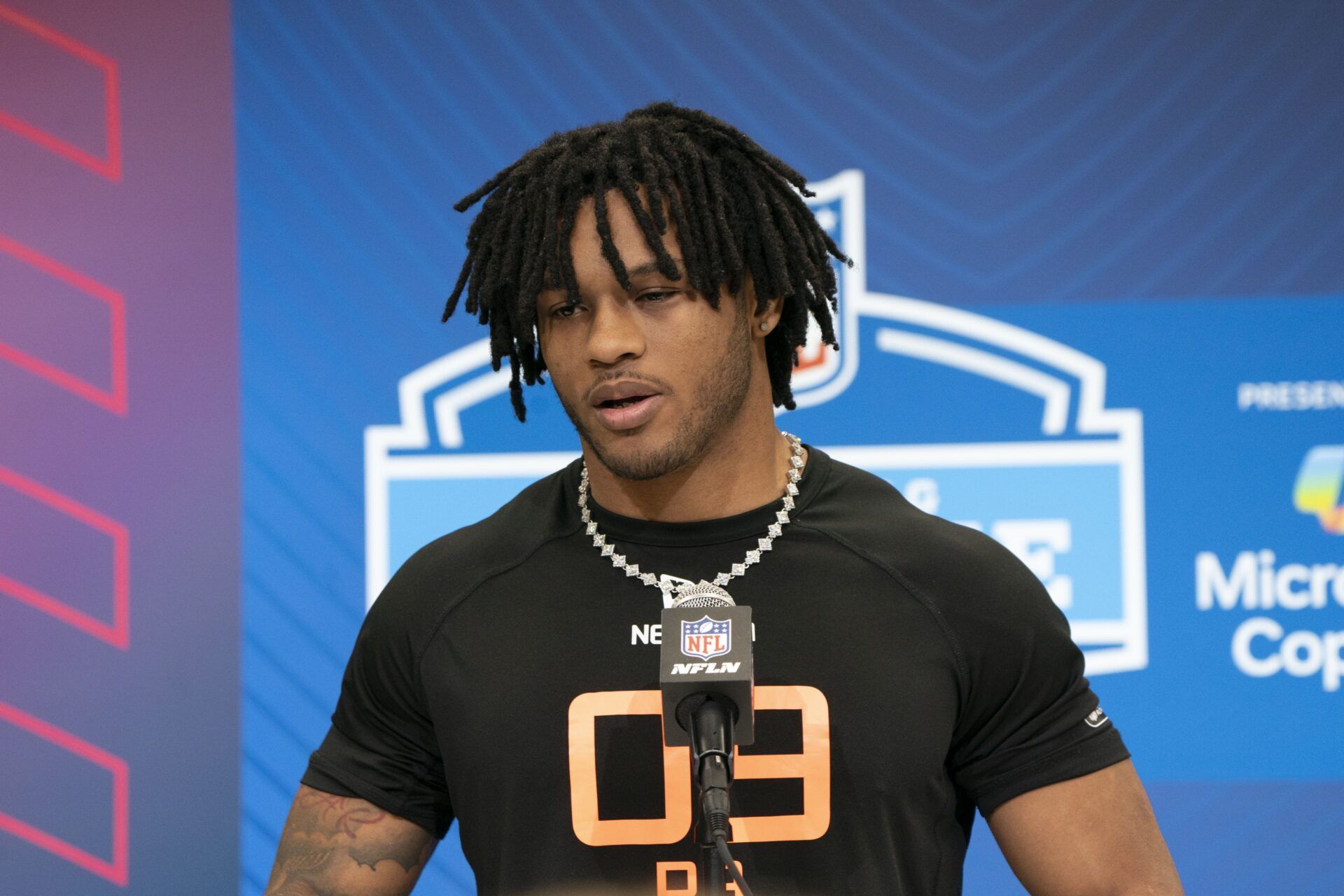 North Carolina running back Omarion Hampton (RB09) talks to the press during the 2025 NFL Combine at Indiana Convention Center.