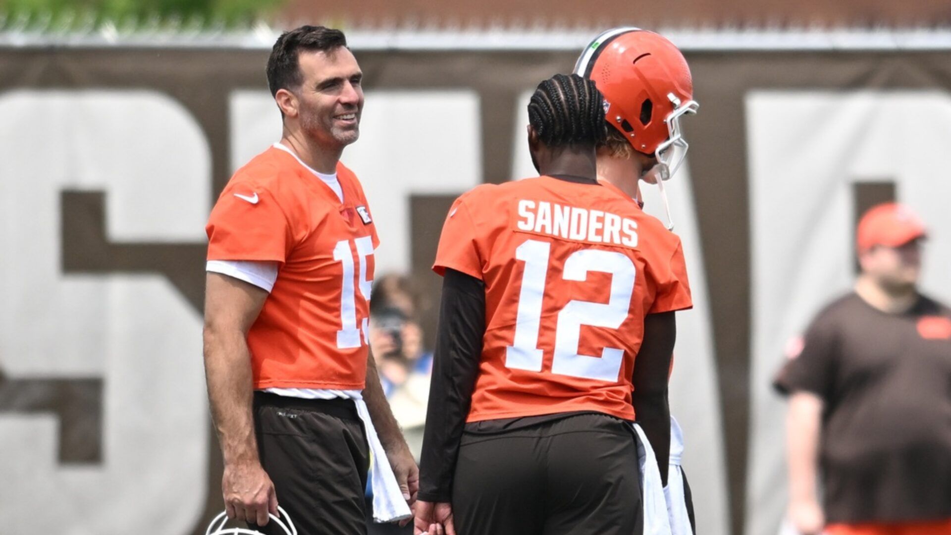 ‘He’s a Pro’ — Browns Rookie Shedeur Sanders Makes Feelings Clear on Getting Mentored by Joe Flacco